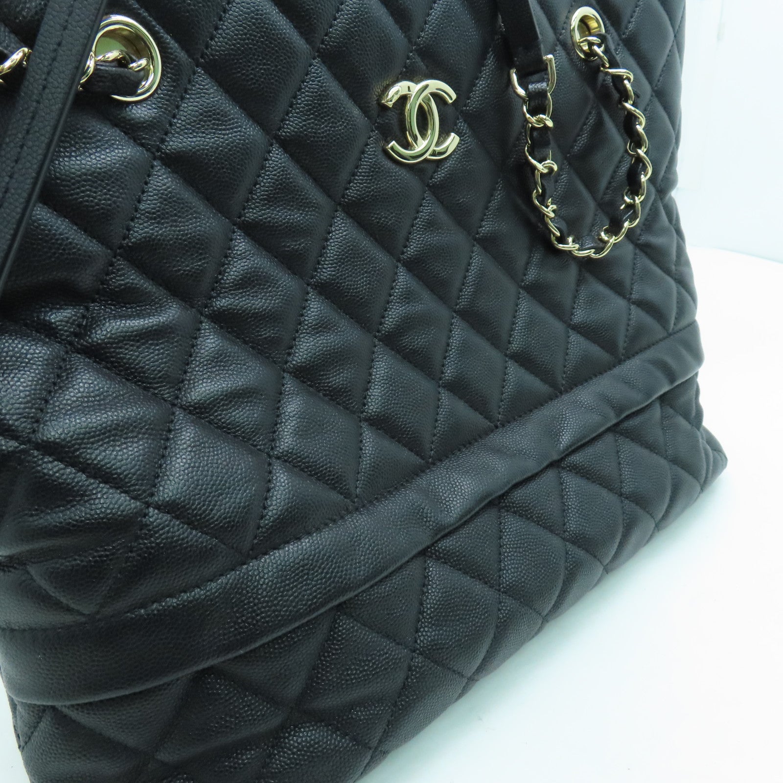 CHANEL 菱格Caviar皮革Chain Shoulder链带肩背袋金扣黑色