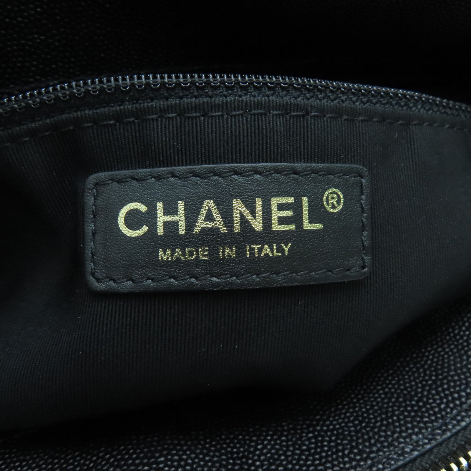 CHANEL 菱格Caviar皮革Chain Shoulder链带肩背袋金扣黑色