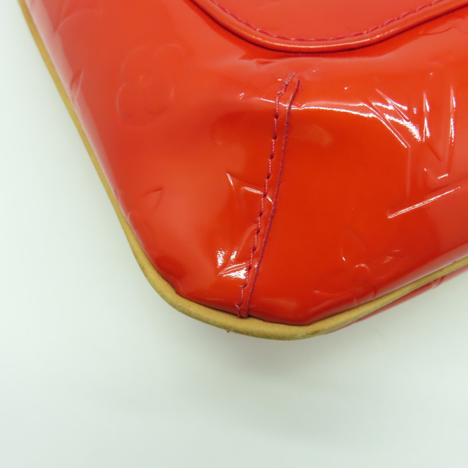 LOUIS VUITTON Monogram Vernis Thompson Street金扣肩背袋紅色