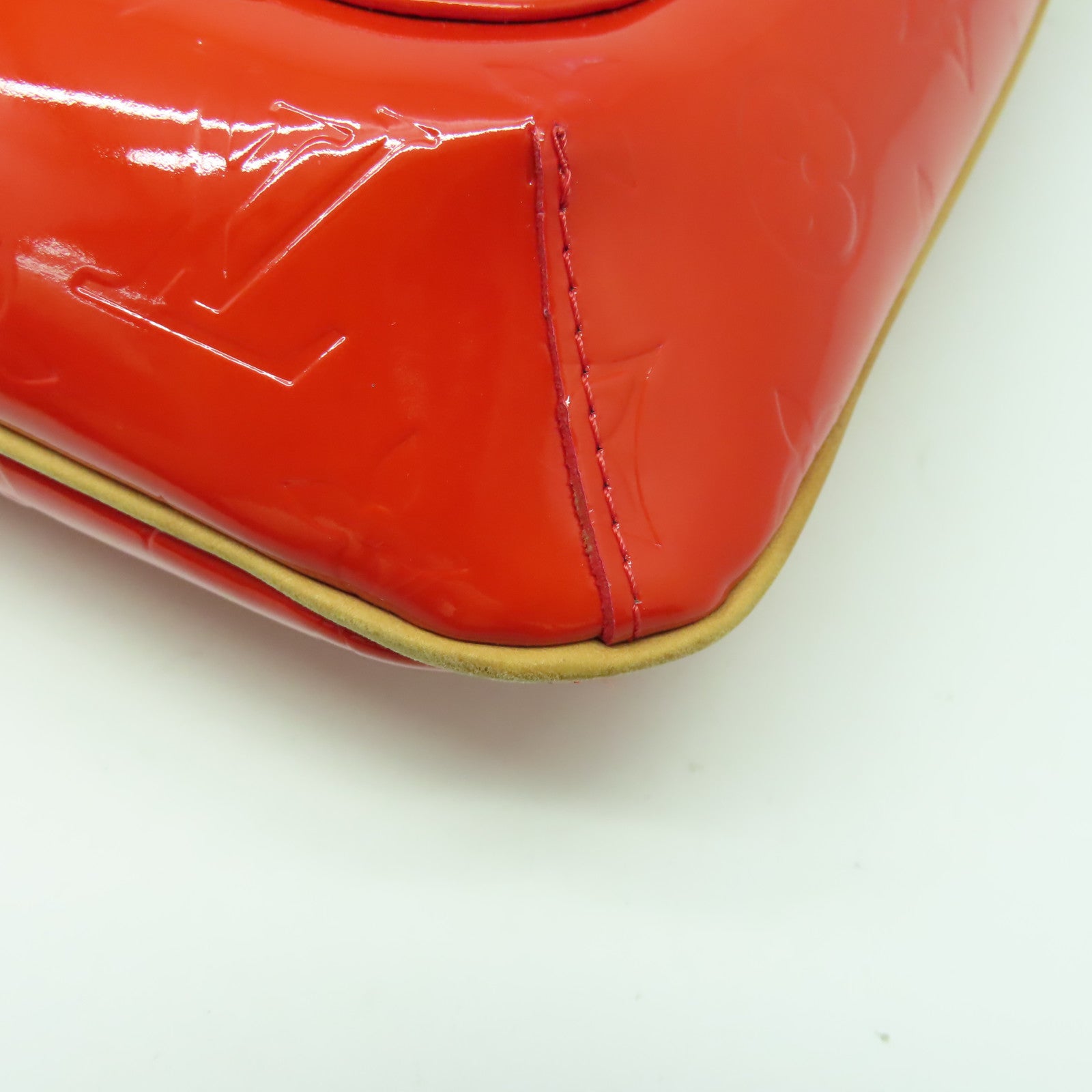 LOUIS VUITTON Monogram Vernis Thompson Street金扣肩背袋紅色