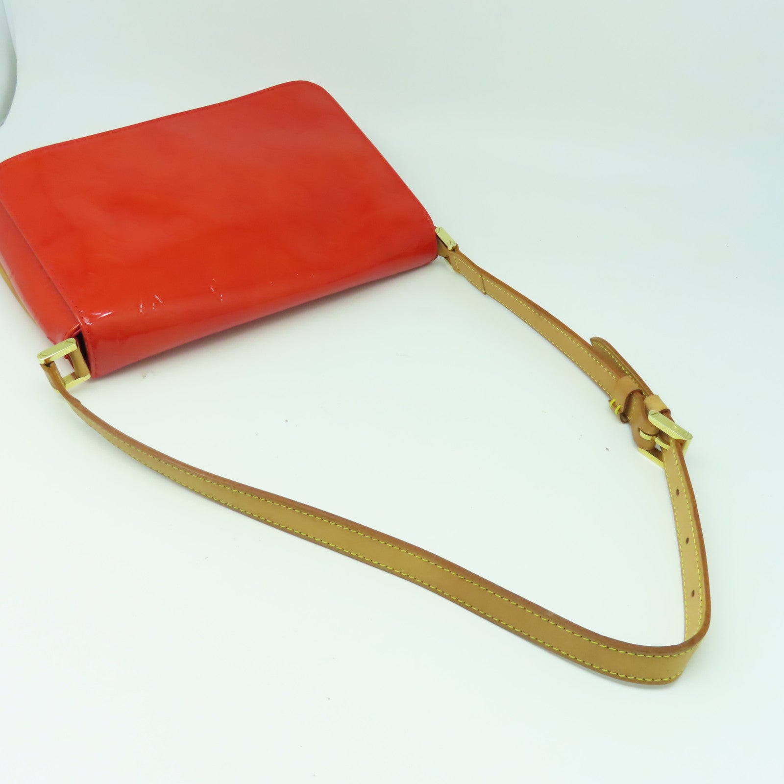 LOUIS VUITTON Monogram Vernis Thompson Street金扣肩背袋紅色