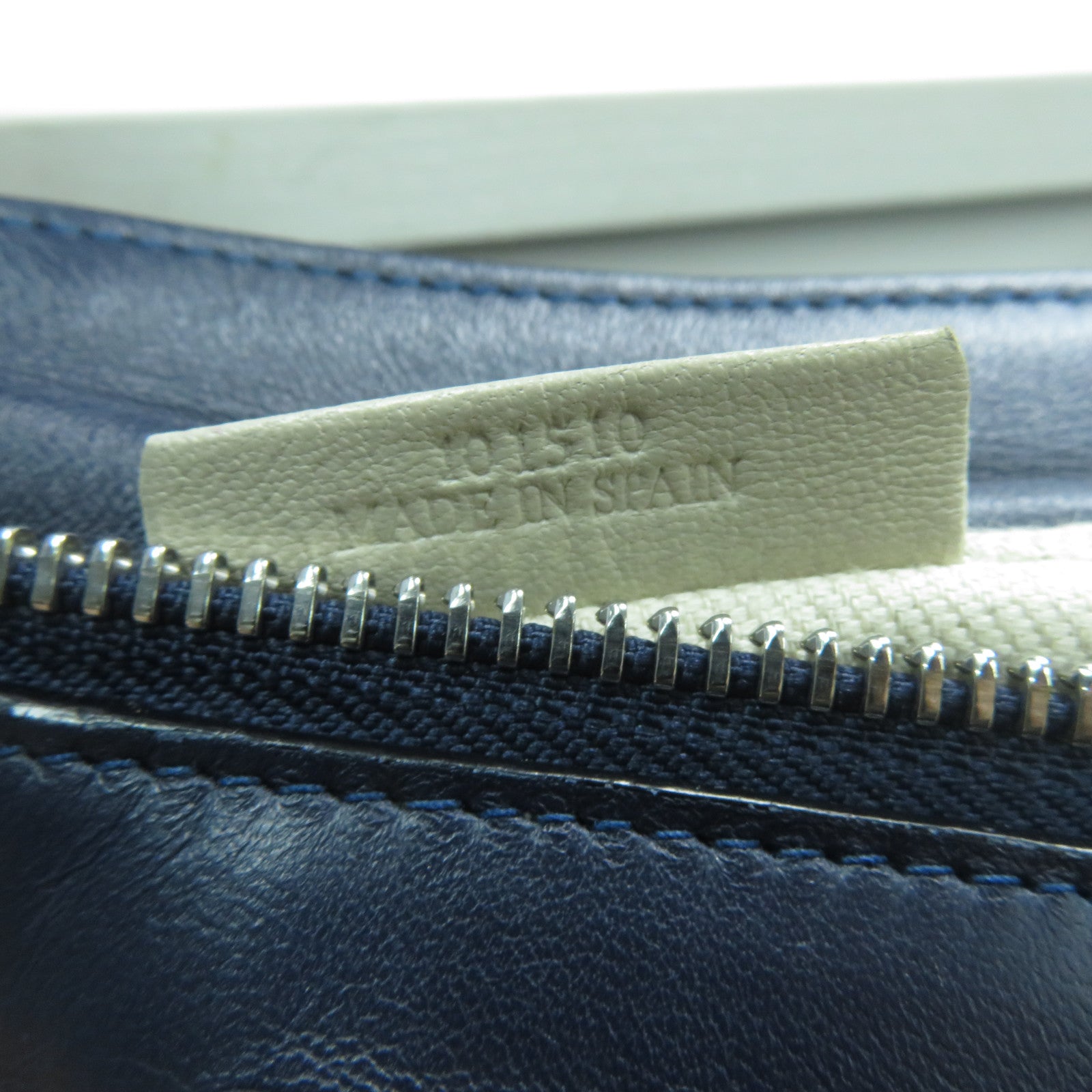 LOEWE 【激減優惠】牛皮皮革Shoulder Bag銀扣肩背袋深藍色