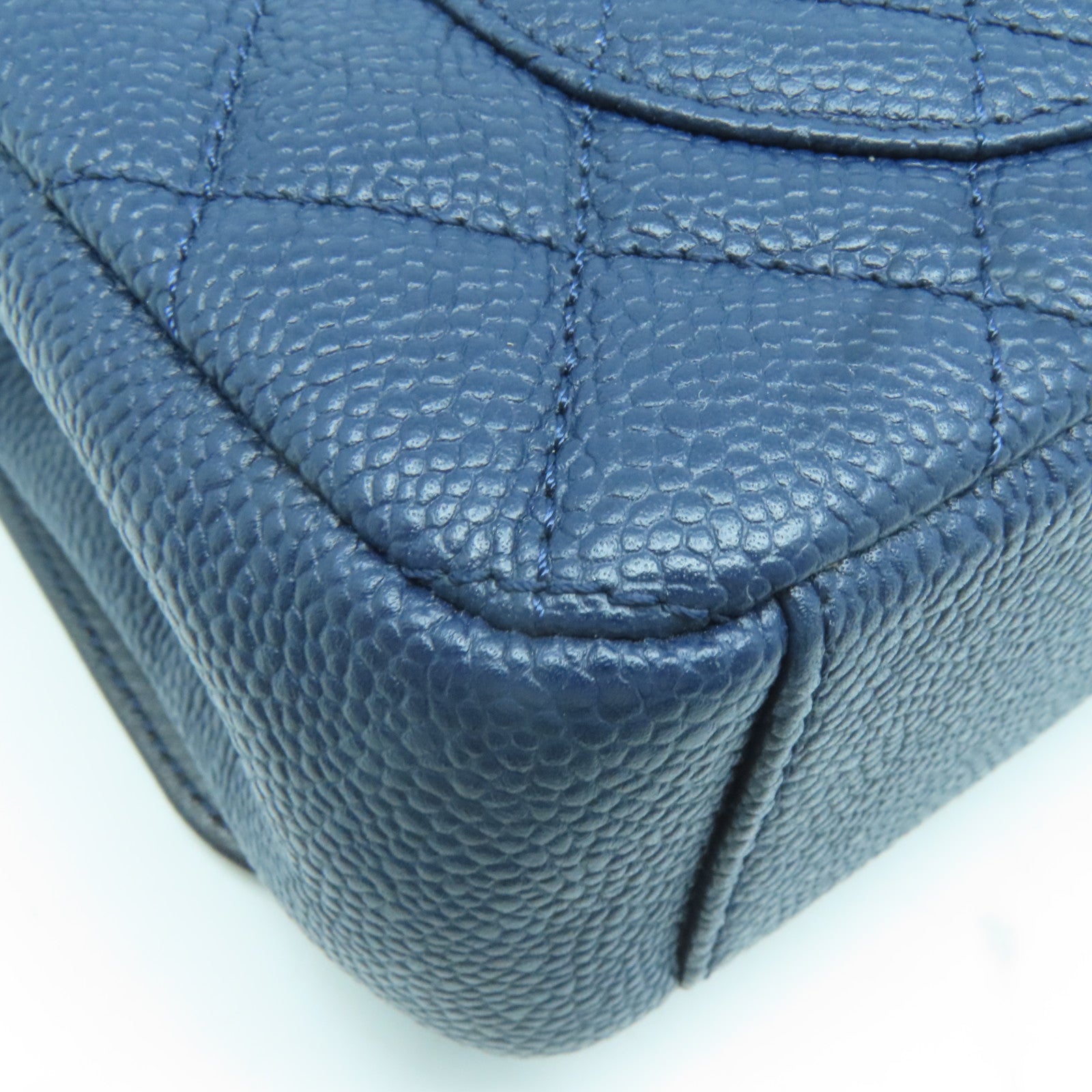 CHANEL 菱格Caviar皮革CC Filigree Flap Bag金扣鏈帶肩背袋深藍色/黑色