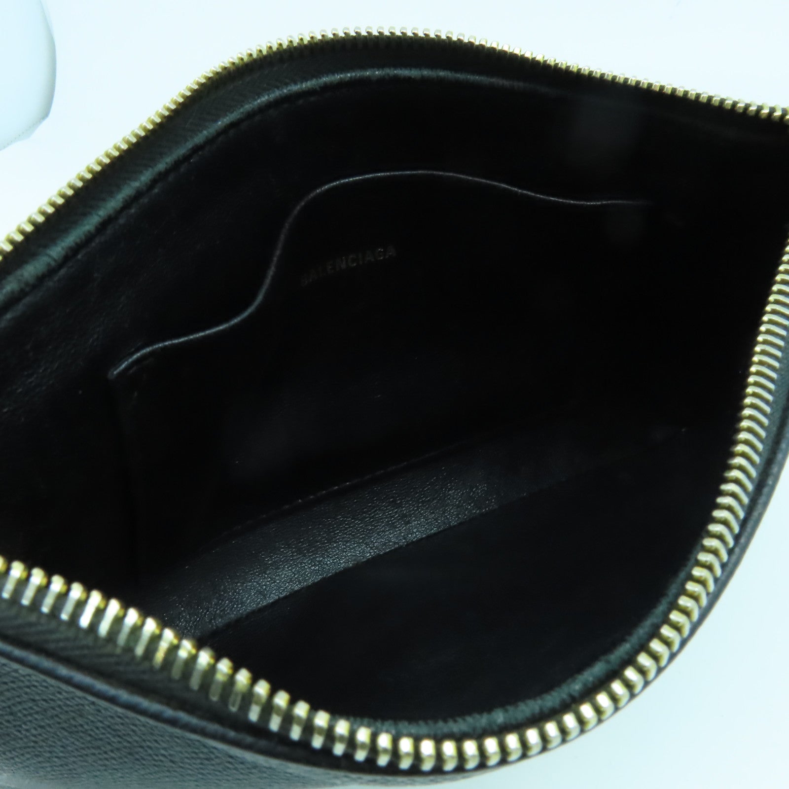 BALENCIAGA 牛皮皮革Clutch金扣手拿包黑色