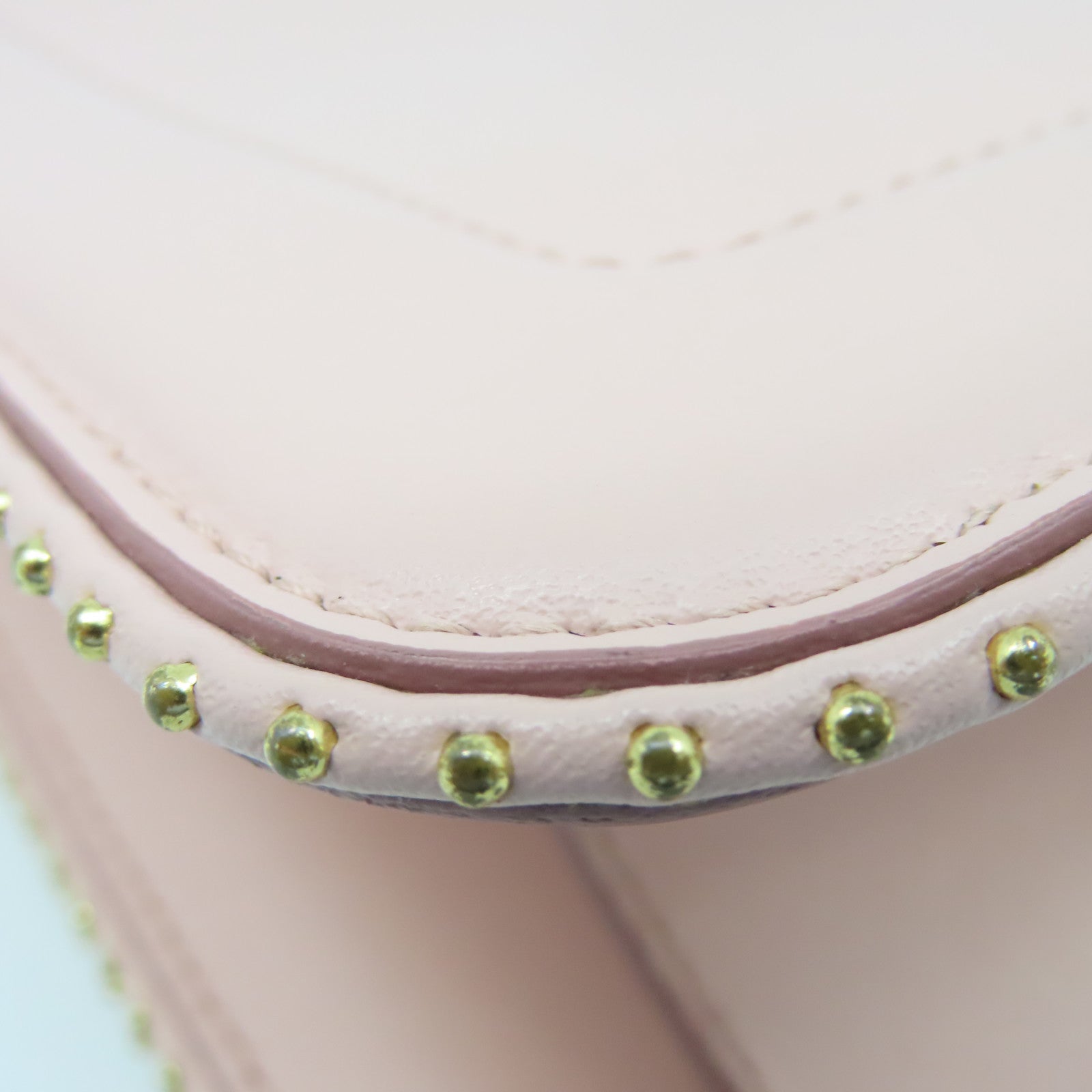 Salvatore Ferragamo Sheepskin Leather Chain Shoulder Gold Buckle Chain Shoulder Bag Pink