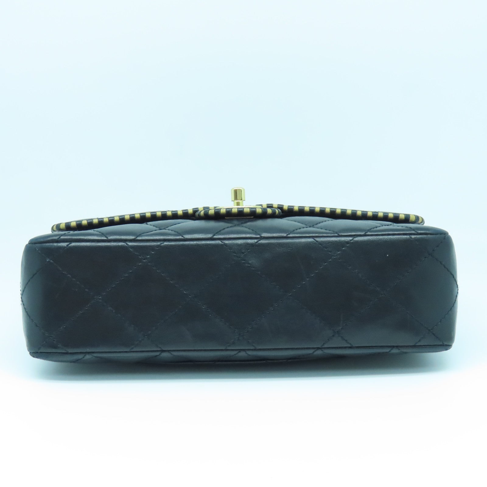CHANEL rhombic sheepskin leather Chain Shoulder Bag gold buckle chain shoulder bag black