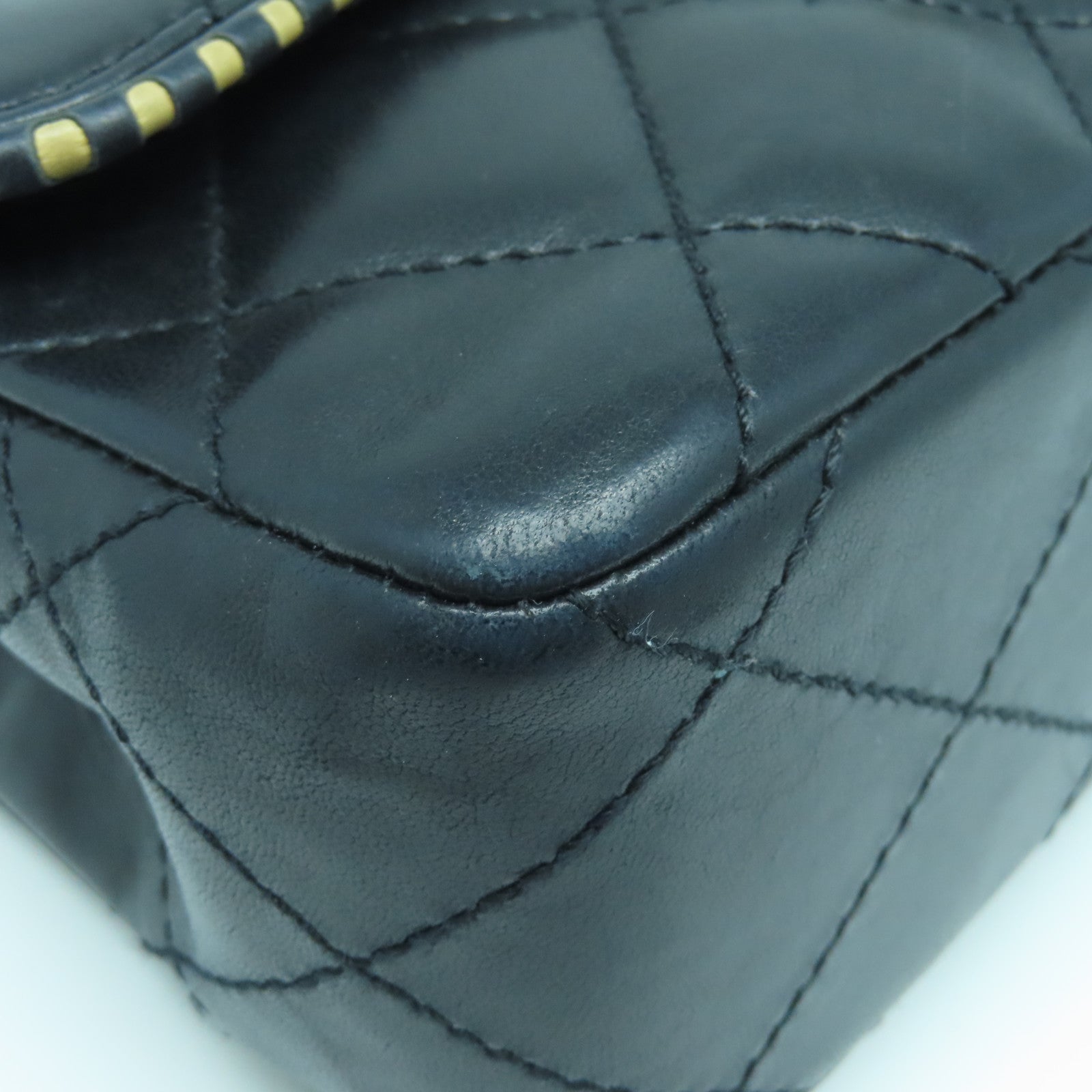 CHANEL rhombic sheepskin leather Chain Shoulder Bag gold buckle chain shoulder bag black