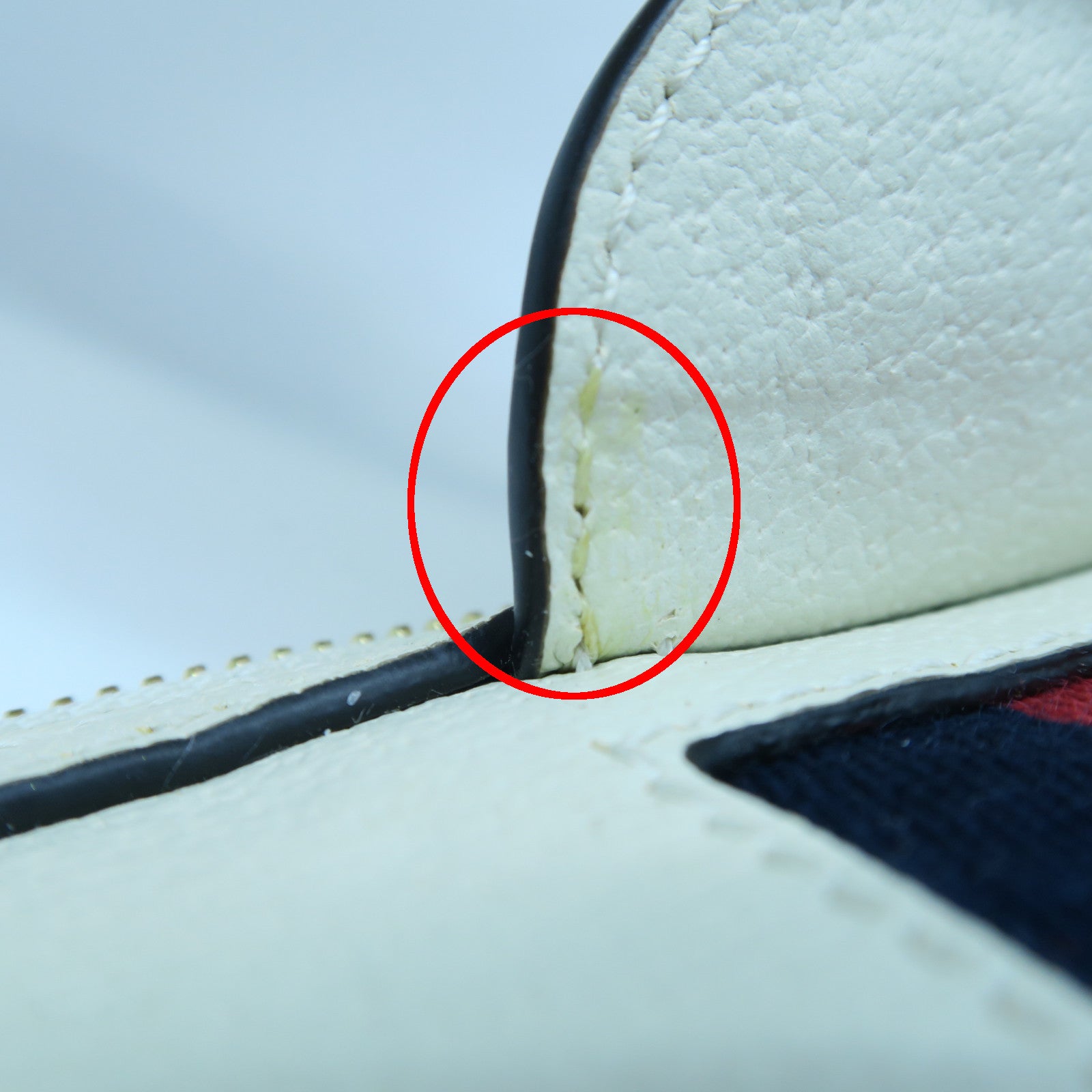 GUCCI 牛皮皮革Ophidia金扣肩背袋白色