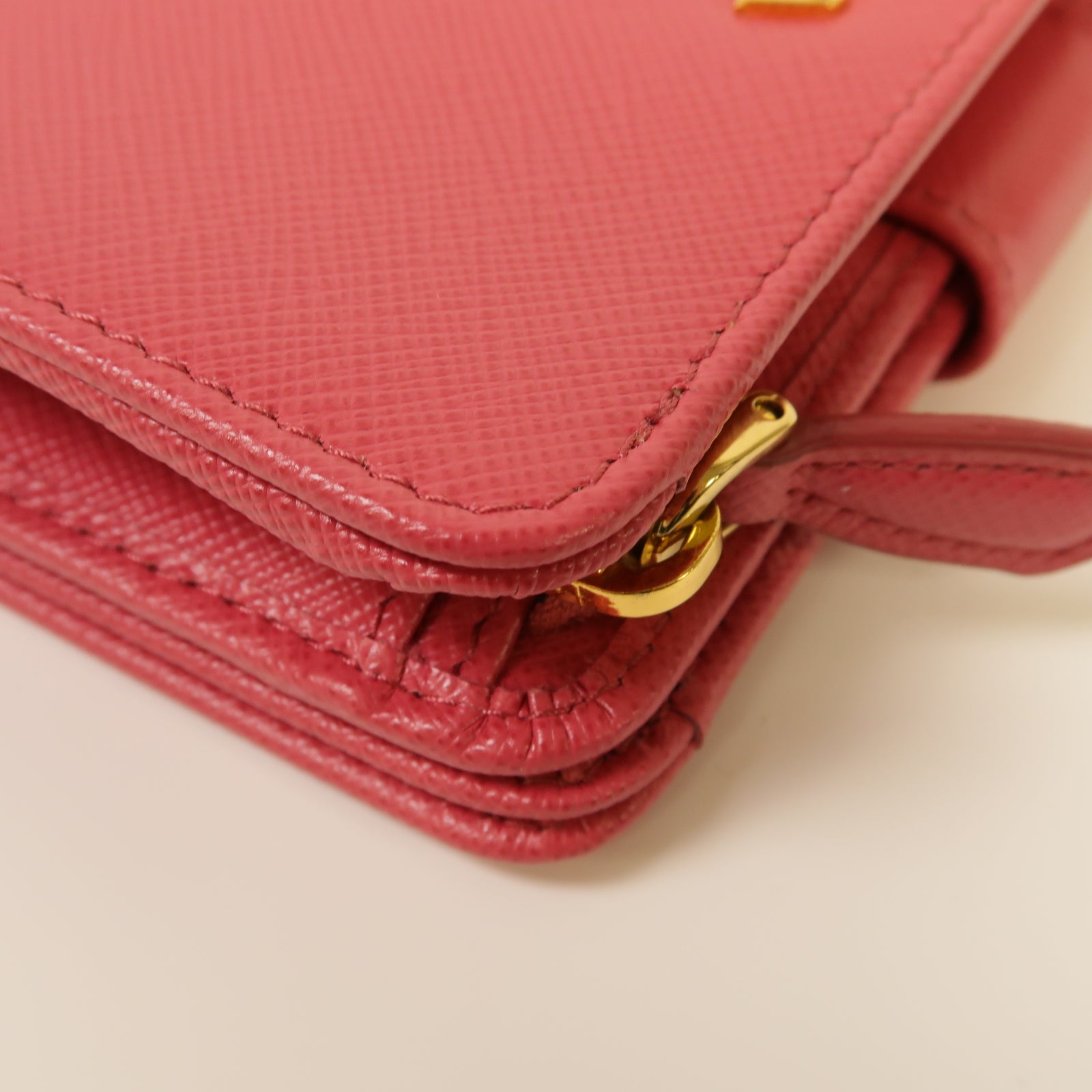 PRADA 牛皮皮革Wallet金扣錢包粉紅色
