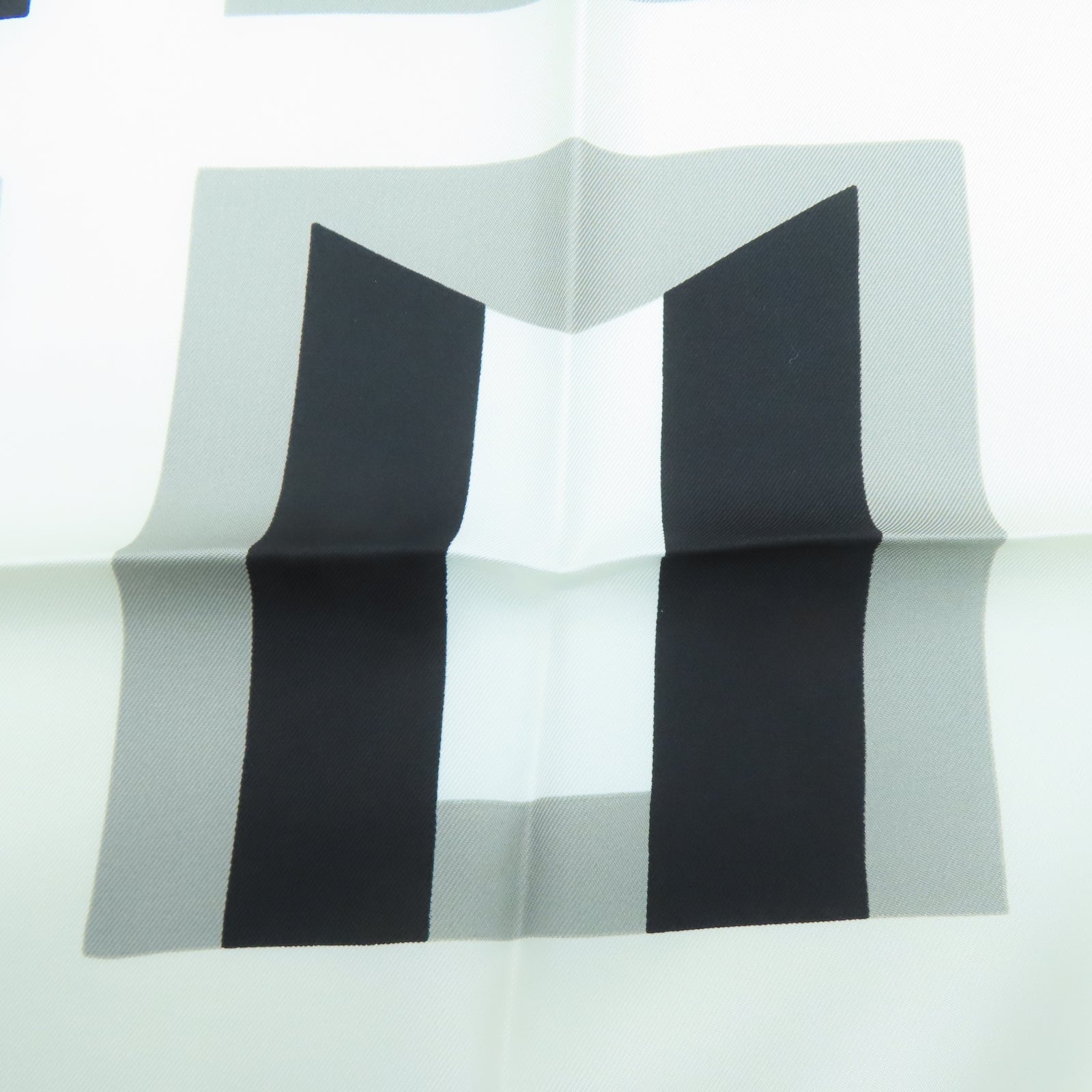 HERMES 【激減優惠】絲質Scarf絲巾白色
