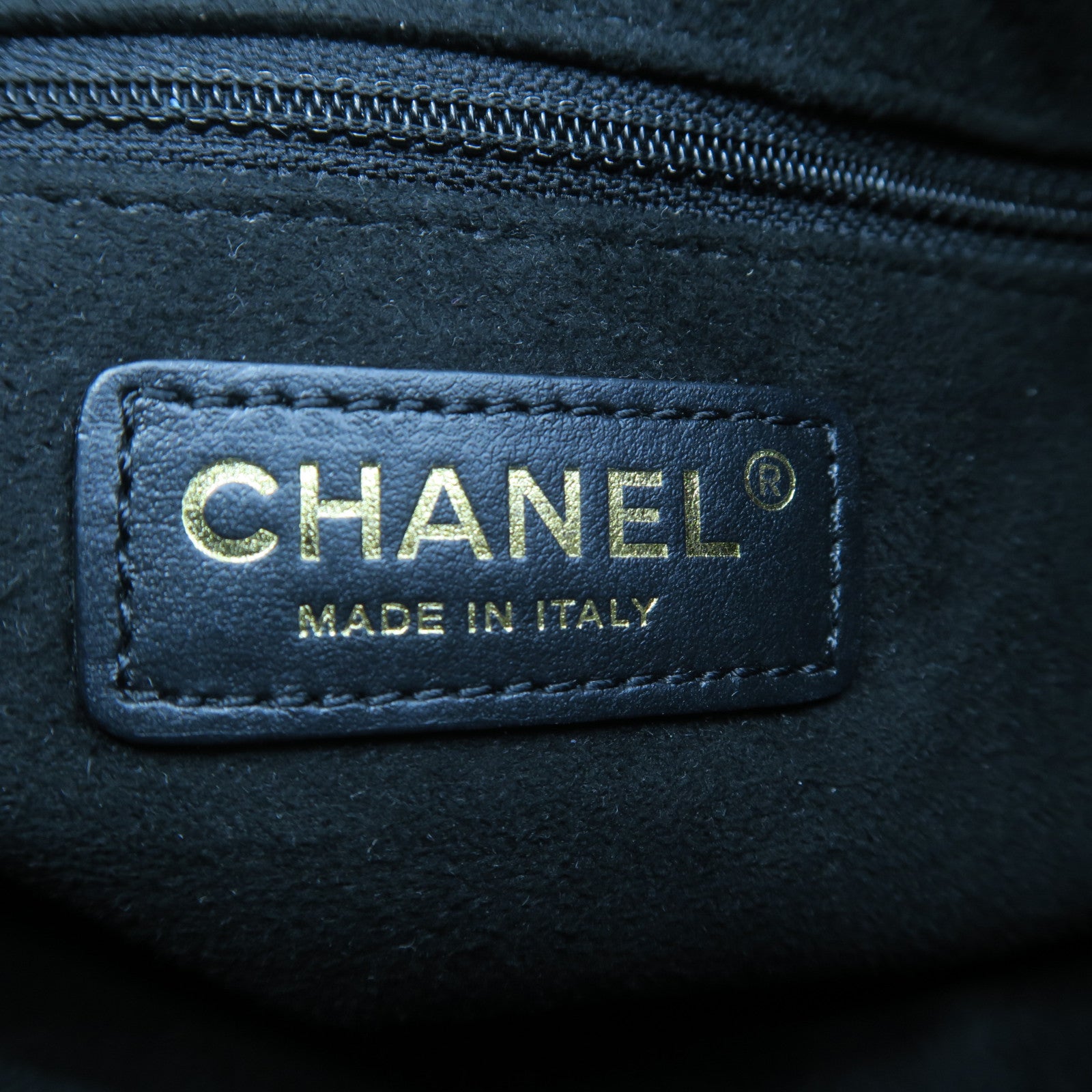 CHANEL Caviar Leather Small Bucket with Chain Gold Buckle Chain Shoulder Bag Black