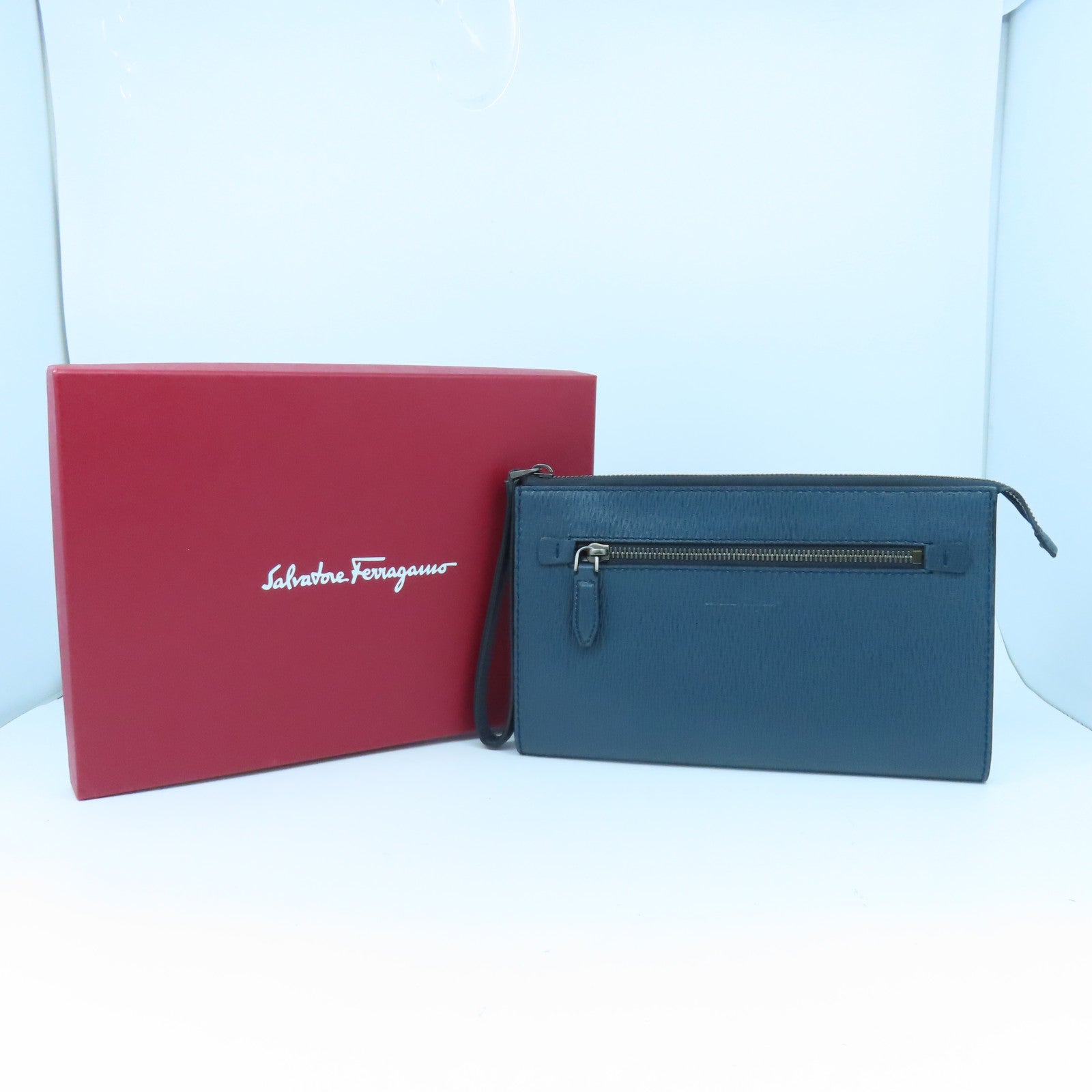 Salvatore Ferragamo 牛皮皮革Clutch Bag银扣手拿包蓝色