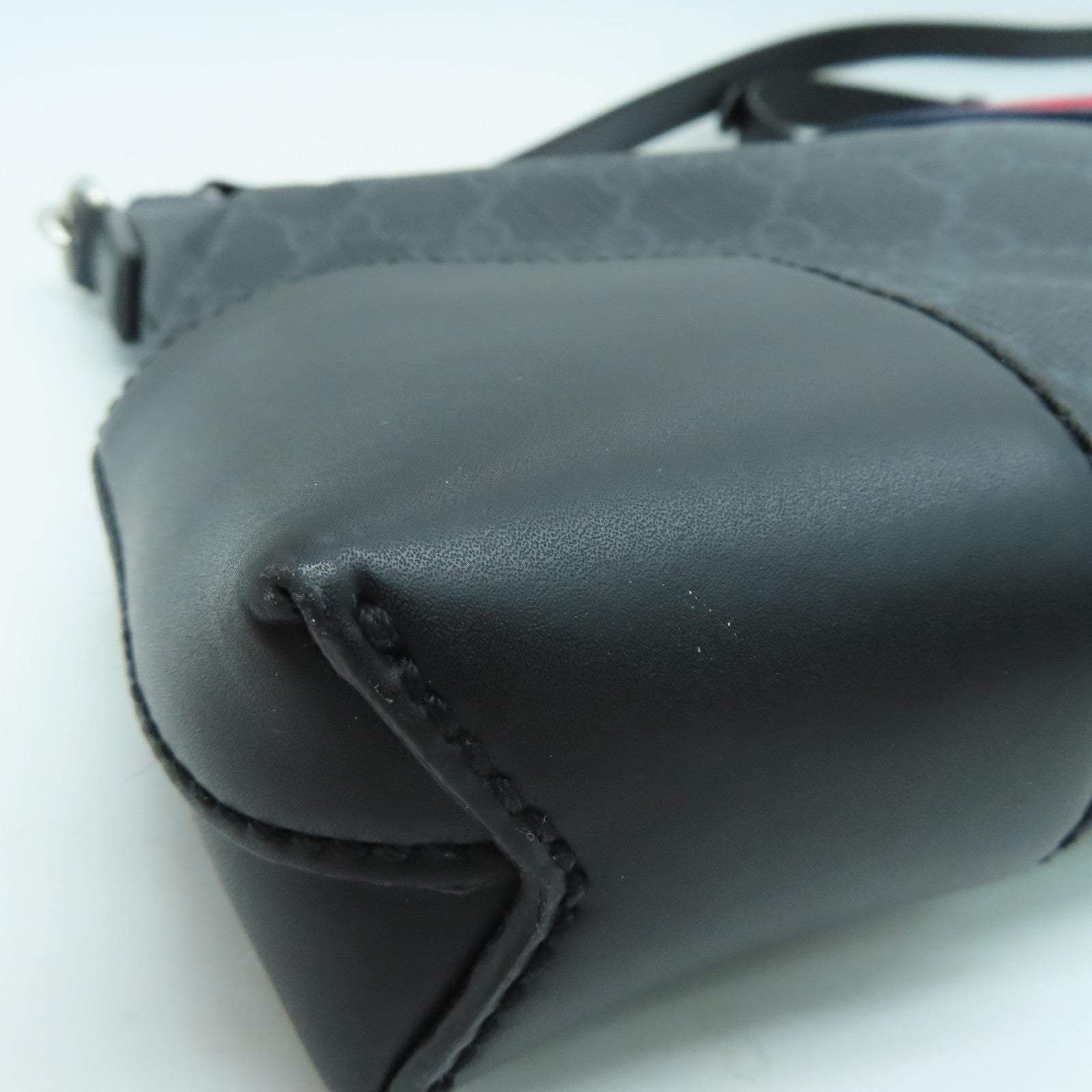 GUCCI coated canvas Shoulder Bag silver buckle shoulder bag black