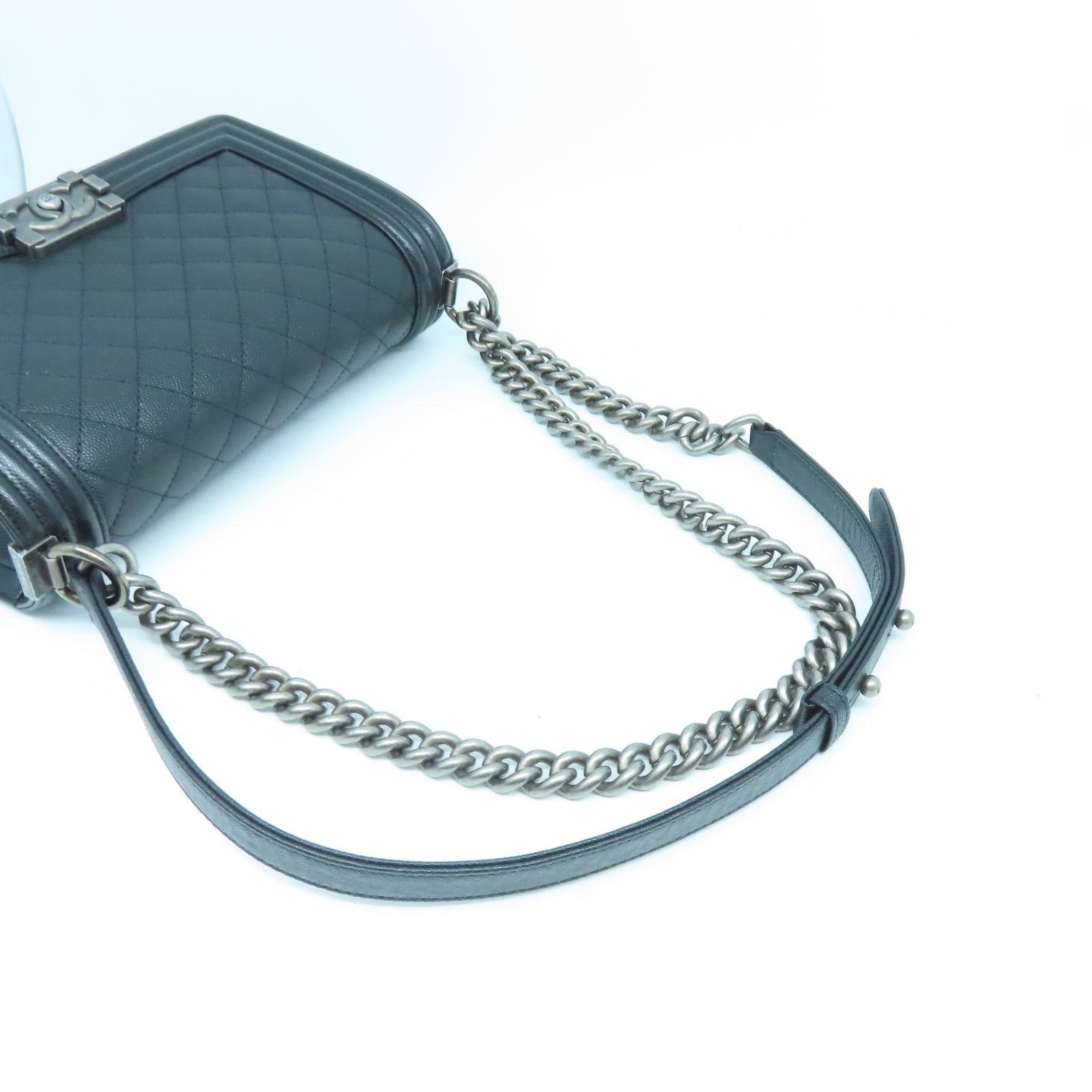 CHANEL 菱格牛皮皮革Boy Chanel 25cm銀扣鏈帶肩背袋黑色