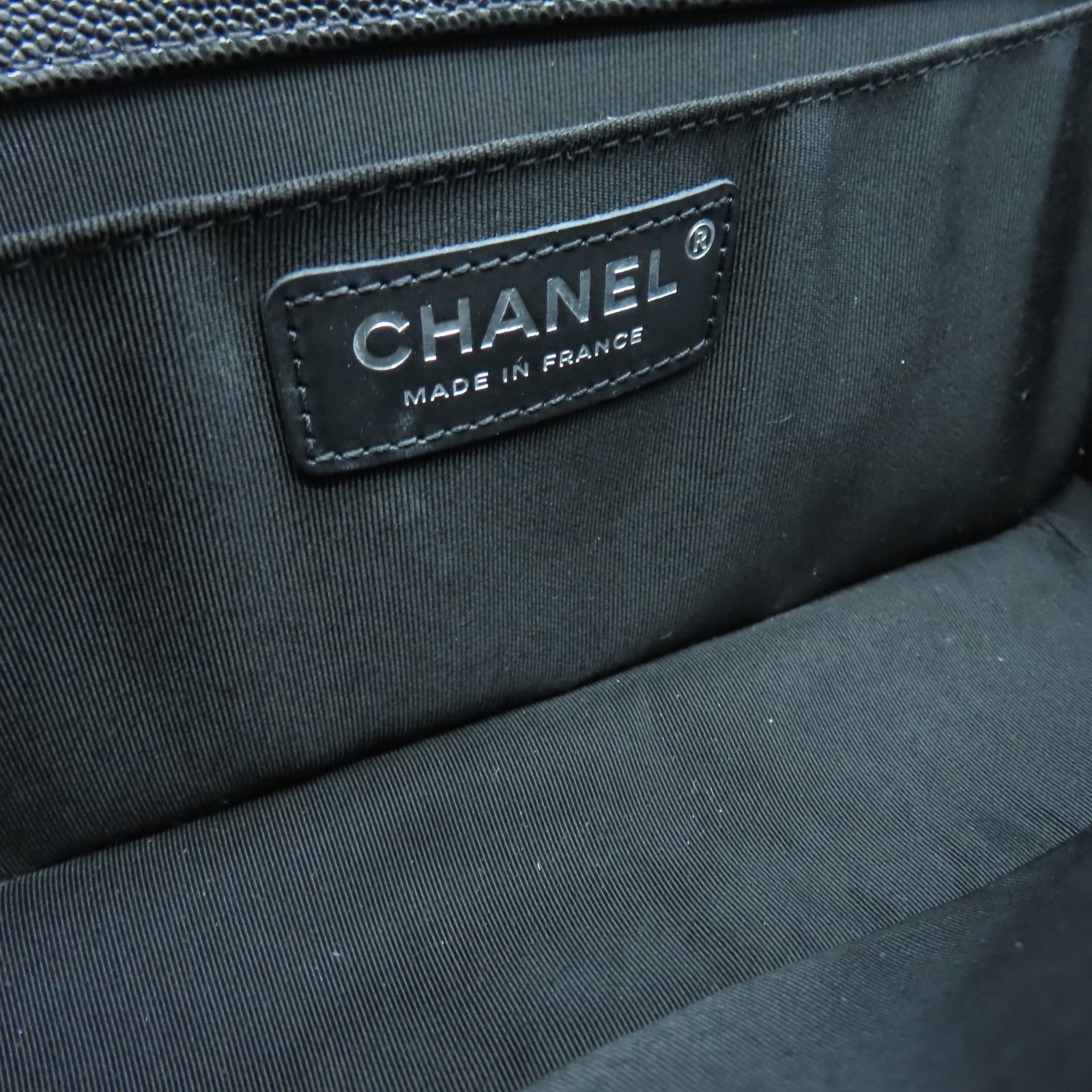 CHANEL 菱格牛皮皮革Boy Chanel 25cm銀扣鏈帶肩背袋黑色