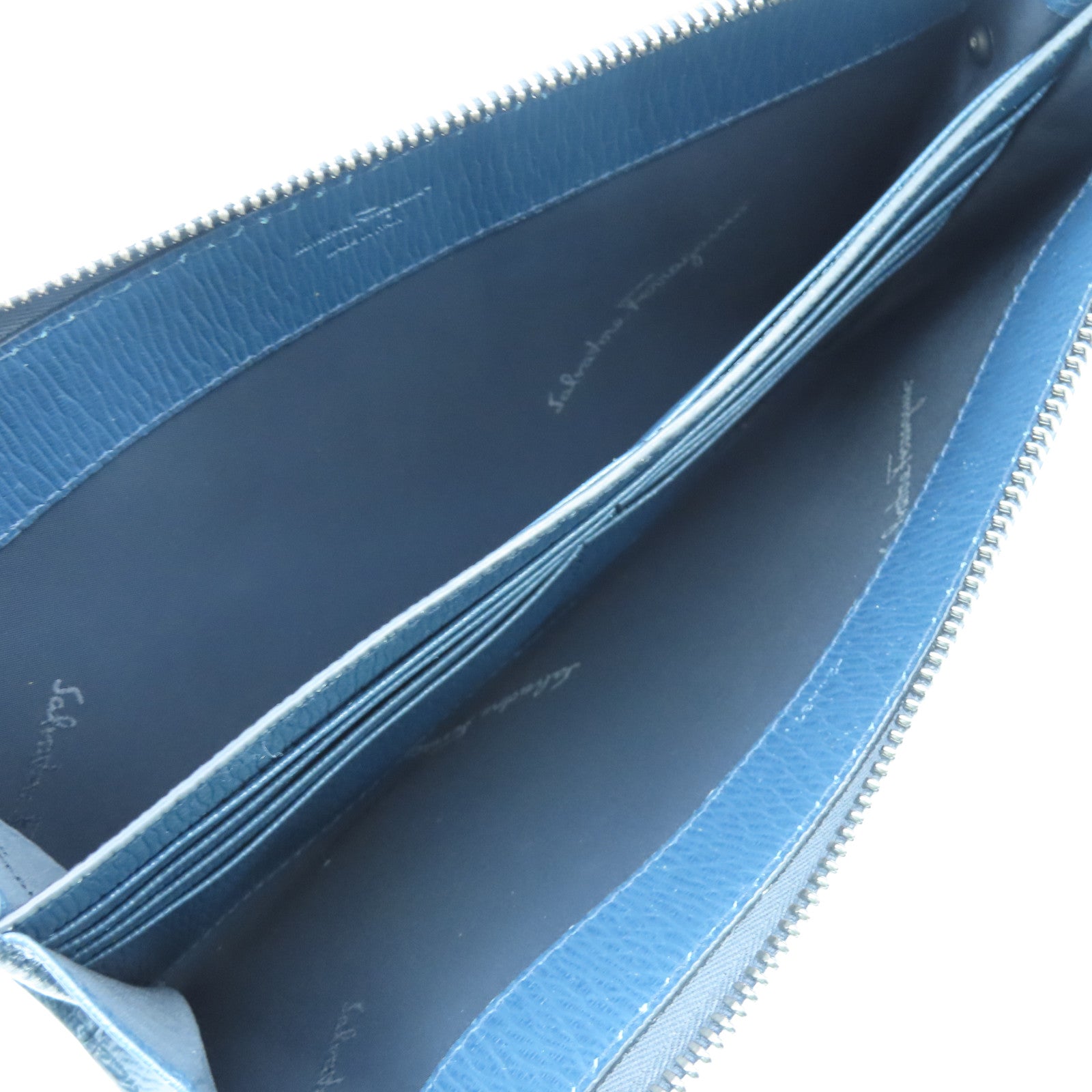 Salvatore Ferragamo 牛皮皮革Clutch Bag银扣手拿包蓝色