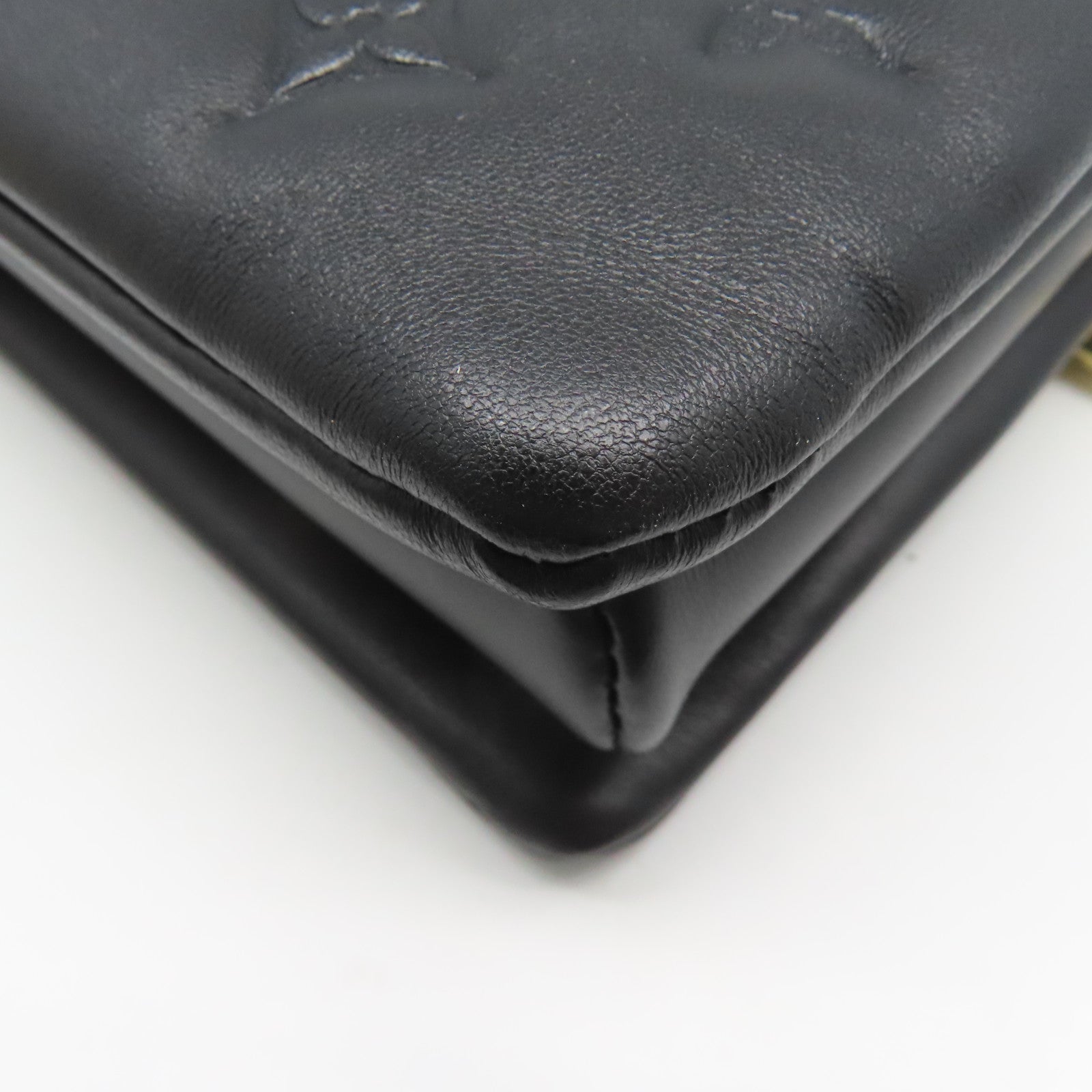 LOUIS VUITTON Monogram Empreinte Coussin PM金扣肩背袋黑色