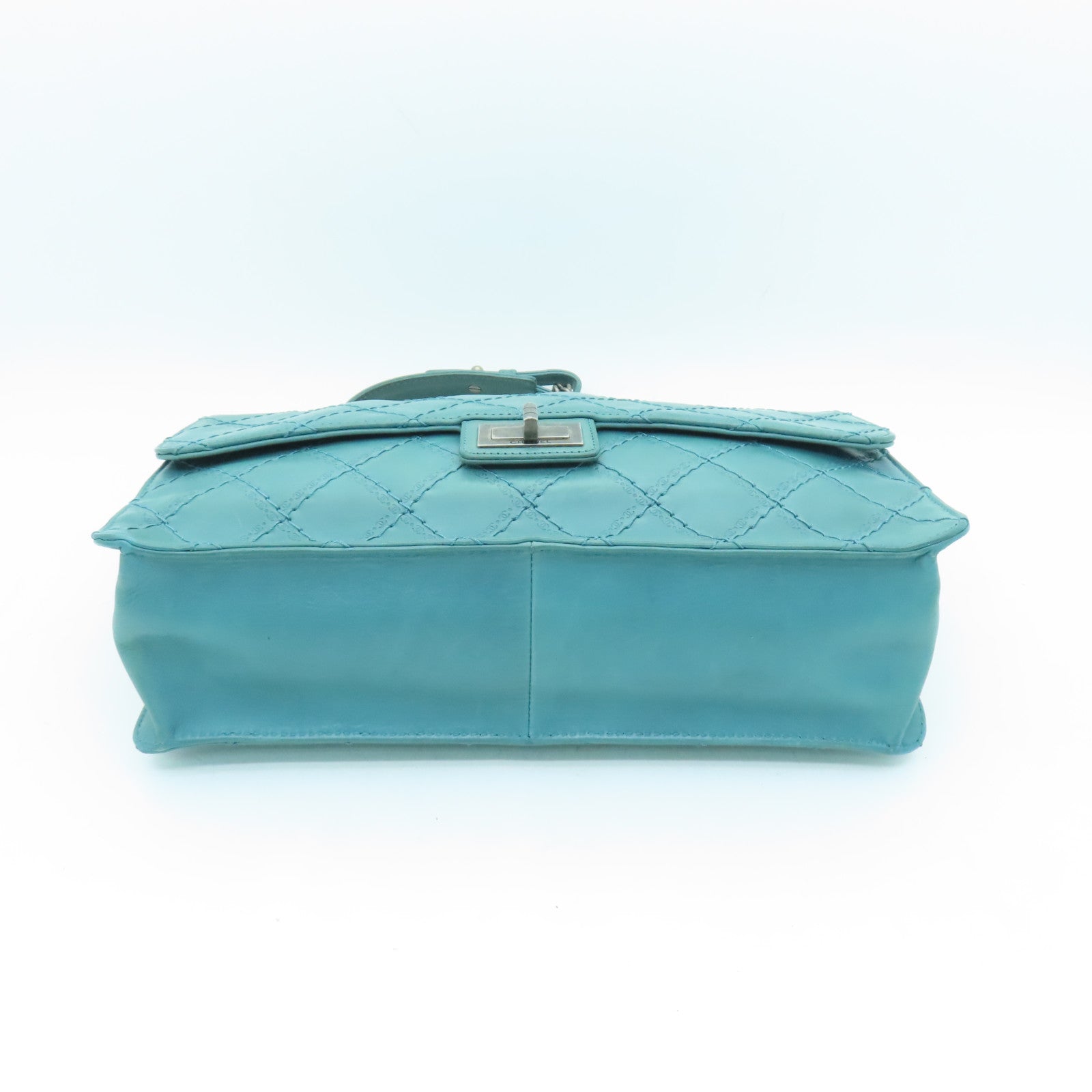 CHANEL Lingge cowhide leather 2.55 silver buckle shoulder bag green