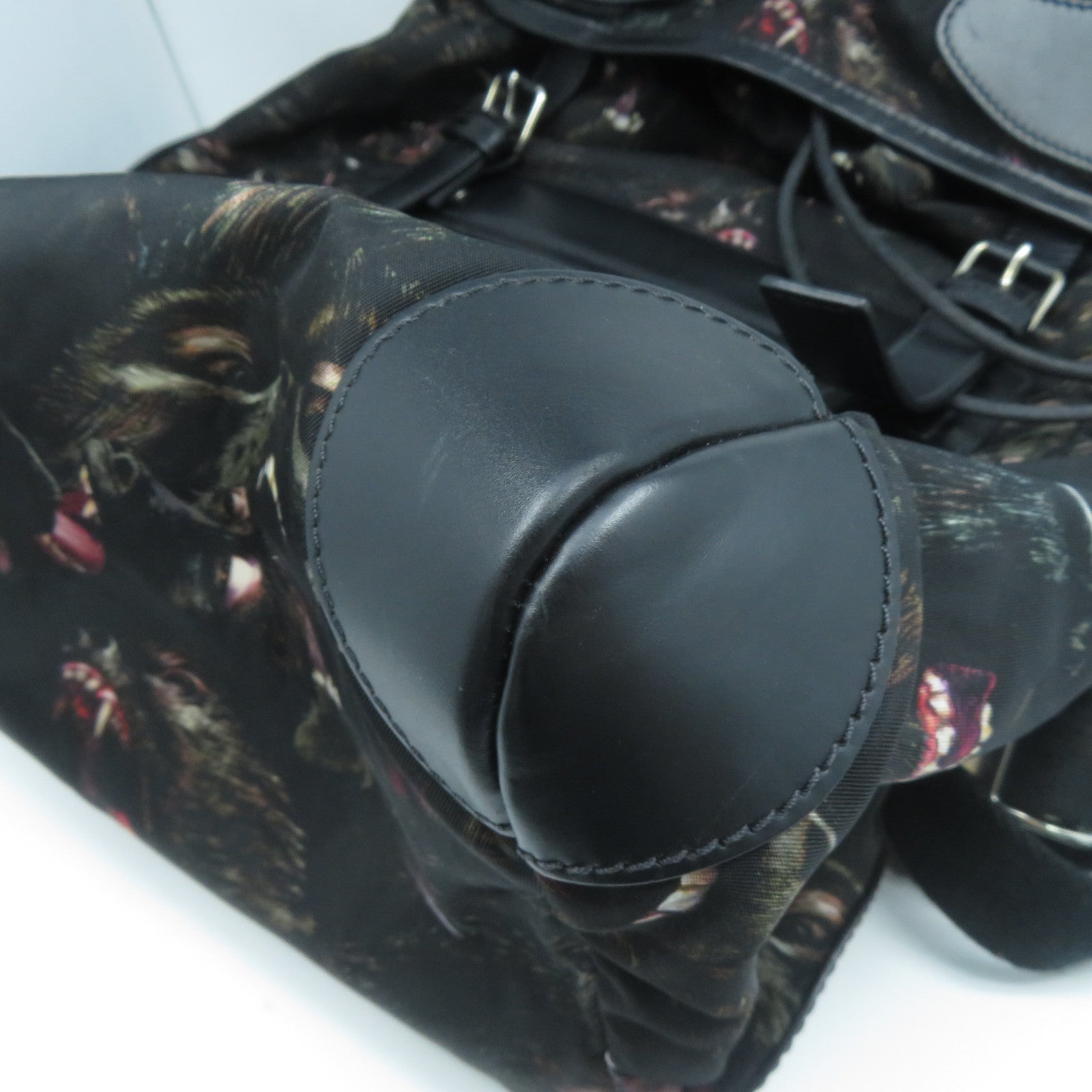 GIVENCHY 尼龍Backpack銀扣背包黑色
