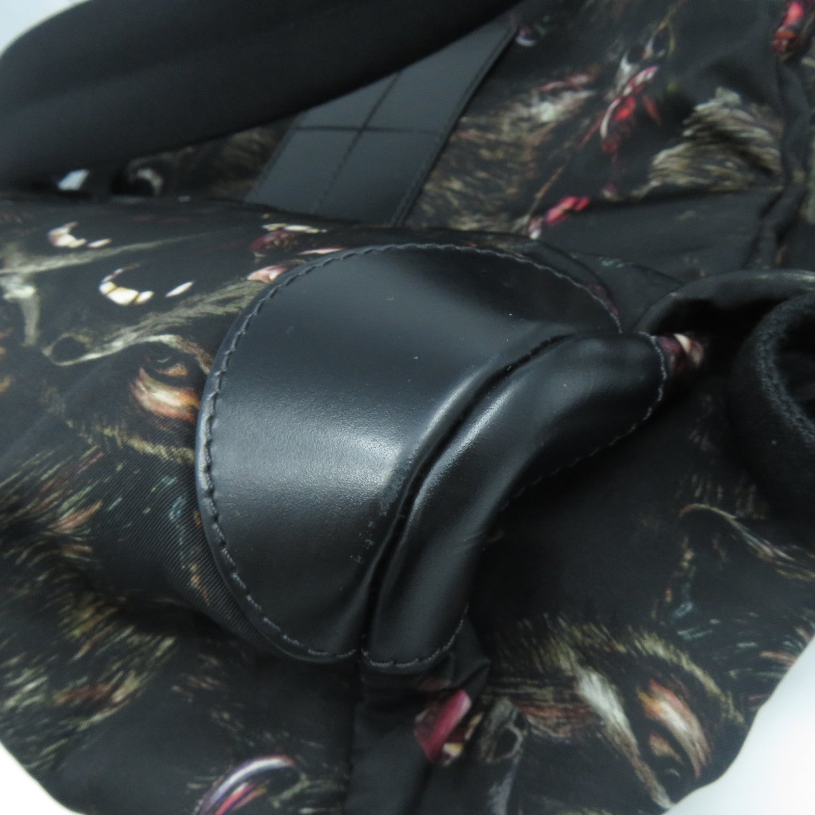 GIVENCHY 尼龍Backpack銀扣背包黑色