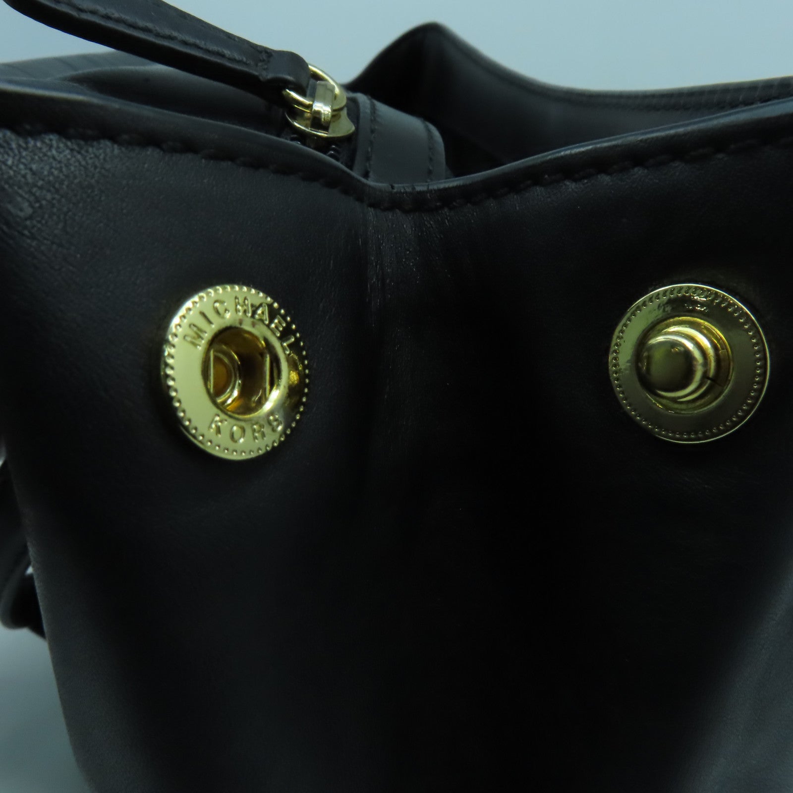 Michael Kors 牛皮皮革Shoulder Bag金扣手挽肩背兩用袋黑色