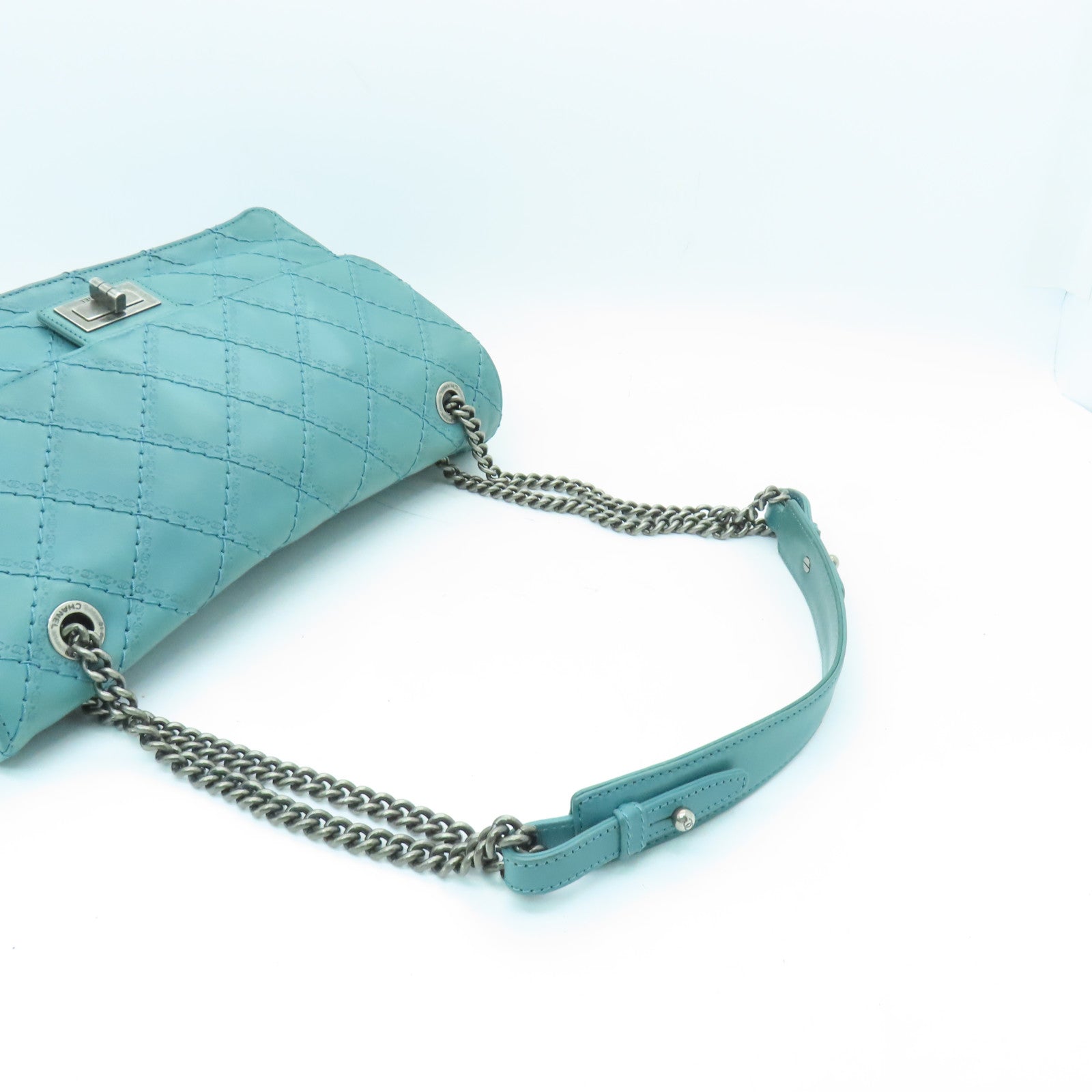 CHANEL Lingge cowhide leather 2.55 silver buckle shoulder bag green