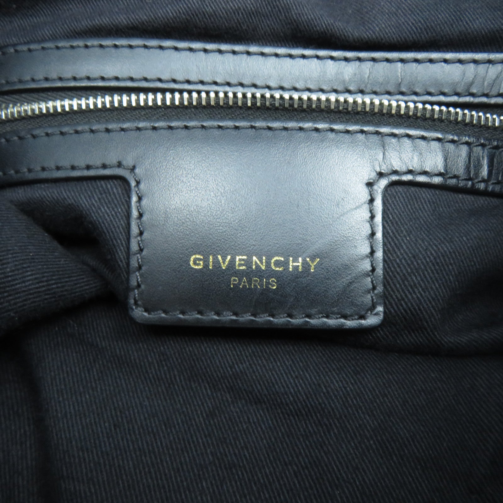 GIVENCHY 尼龍Backpack銀扣背包黑色