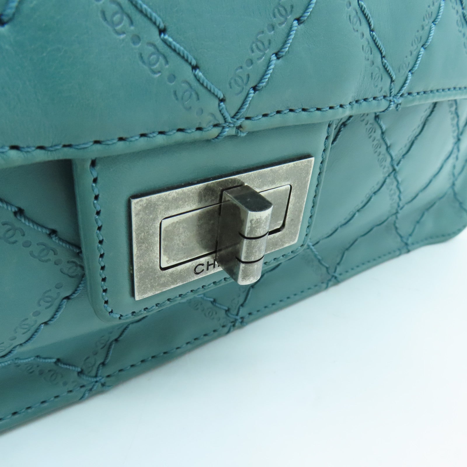 CHANEL Lingge cowhide leather 2.55 silver buckle shoulder bag green