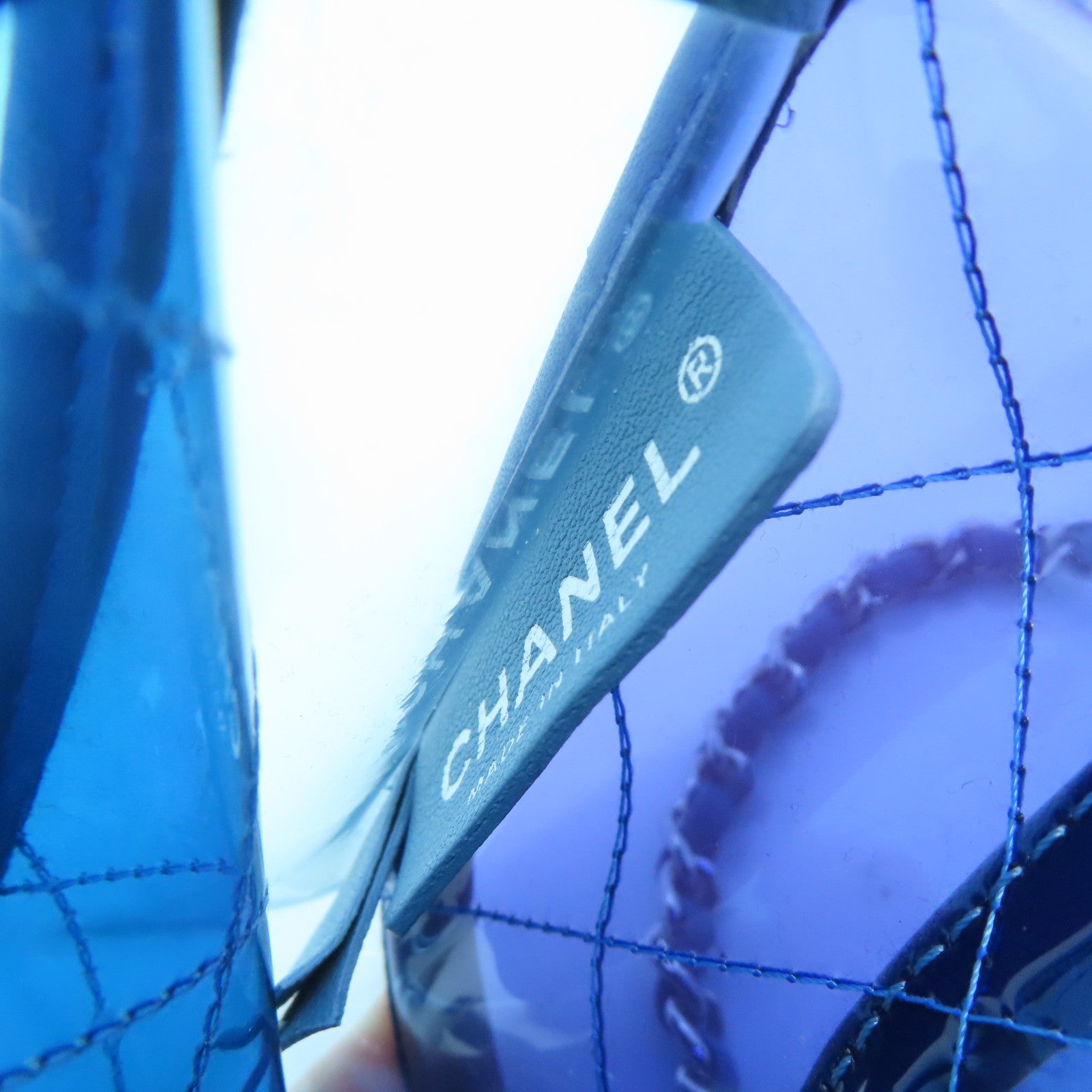 CHANEL PVC皮革Chain Shoulder銀扣鏈帶肩背袋銀色