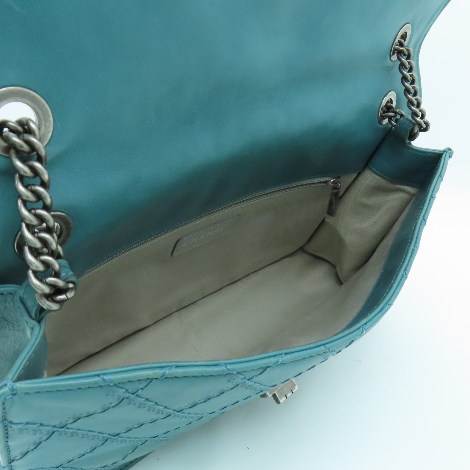 CHANEL Lingge cowhide leather 2.55 silver buckle shoulder bag green