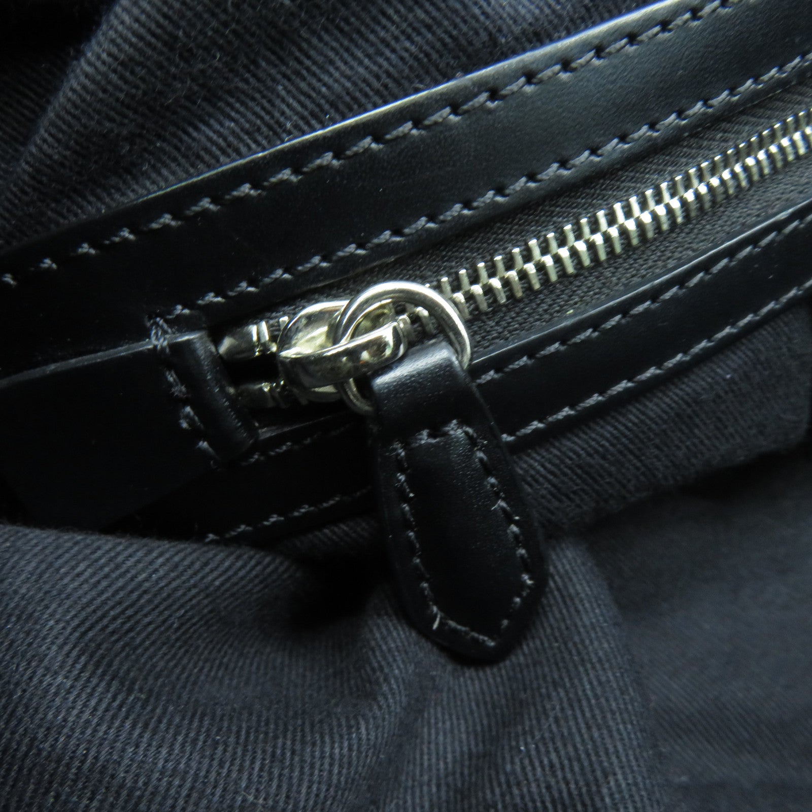 GIVENCHY 尼龍Backpack銀扣背包黑色