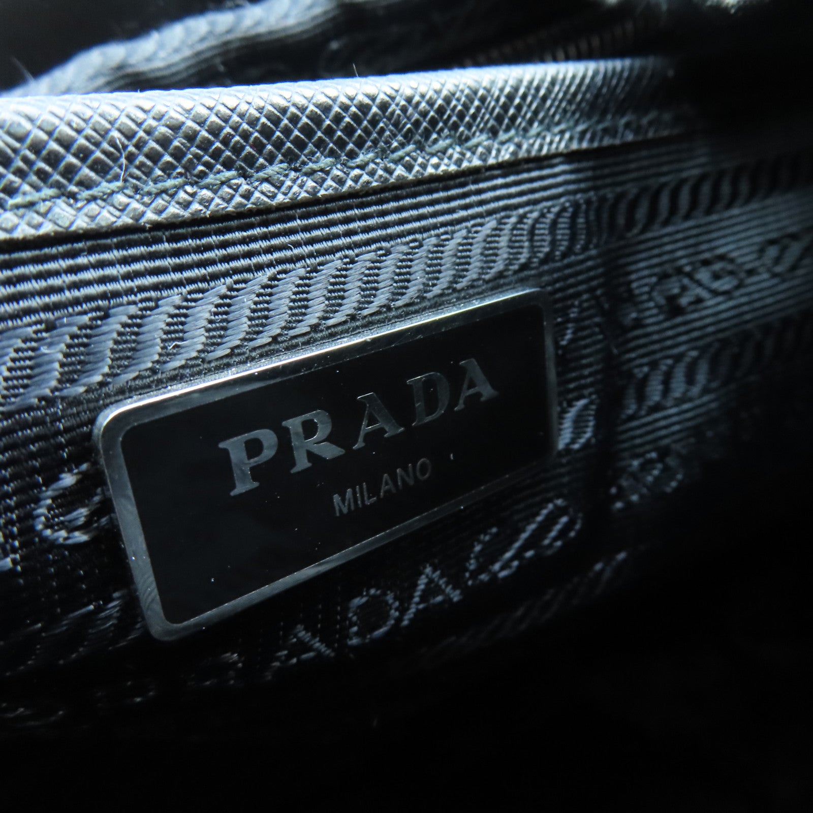 PRADA 尼龍Rucksack銀扣背包黑色