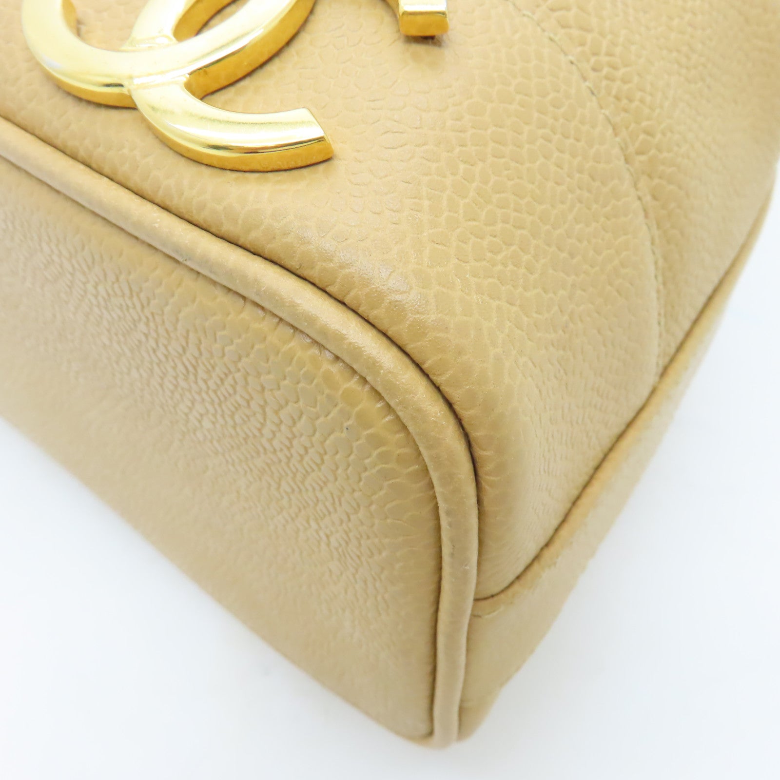 CHANEL Caviar皮革Drawstring Shoulder Bag金扣鏈帶肩背袋米色