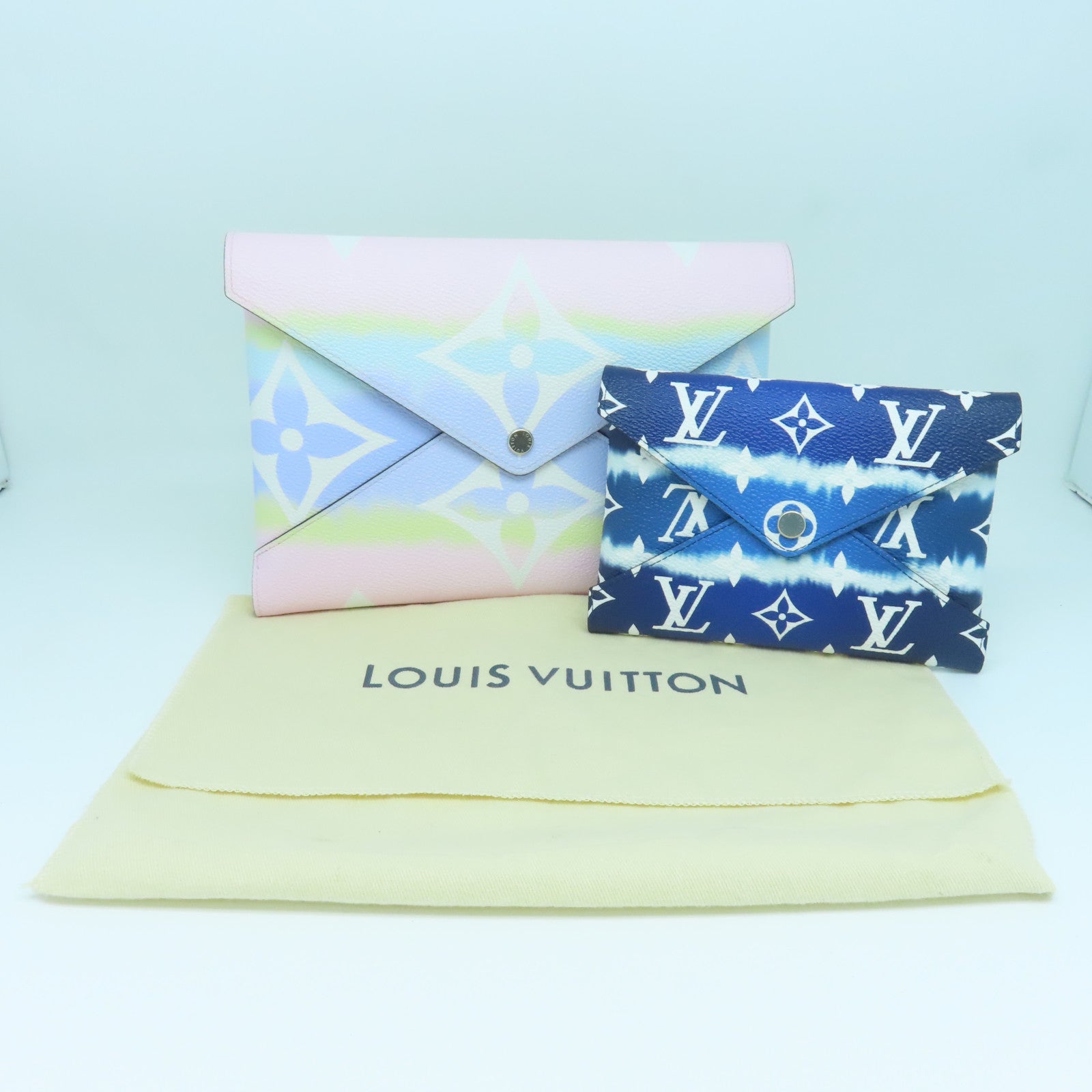 LOUIS VUITTON Monogram Kirigami Pochette Silver Buckle Clutch Color/Blue