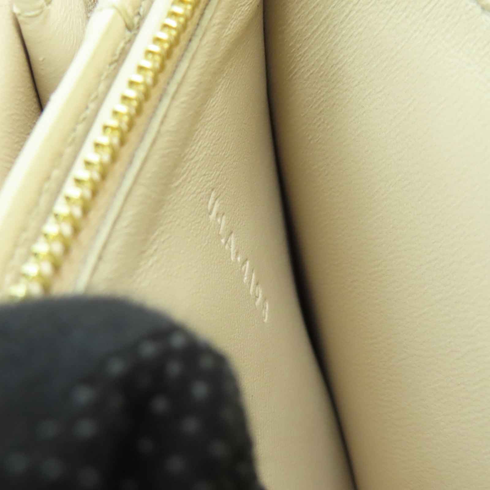 CELINE 牛皮皮革Classic Bag金扣肩背袋米色