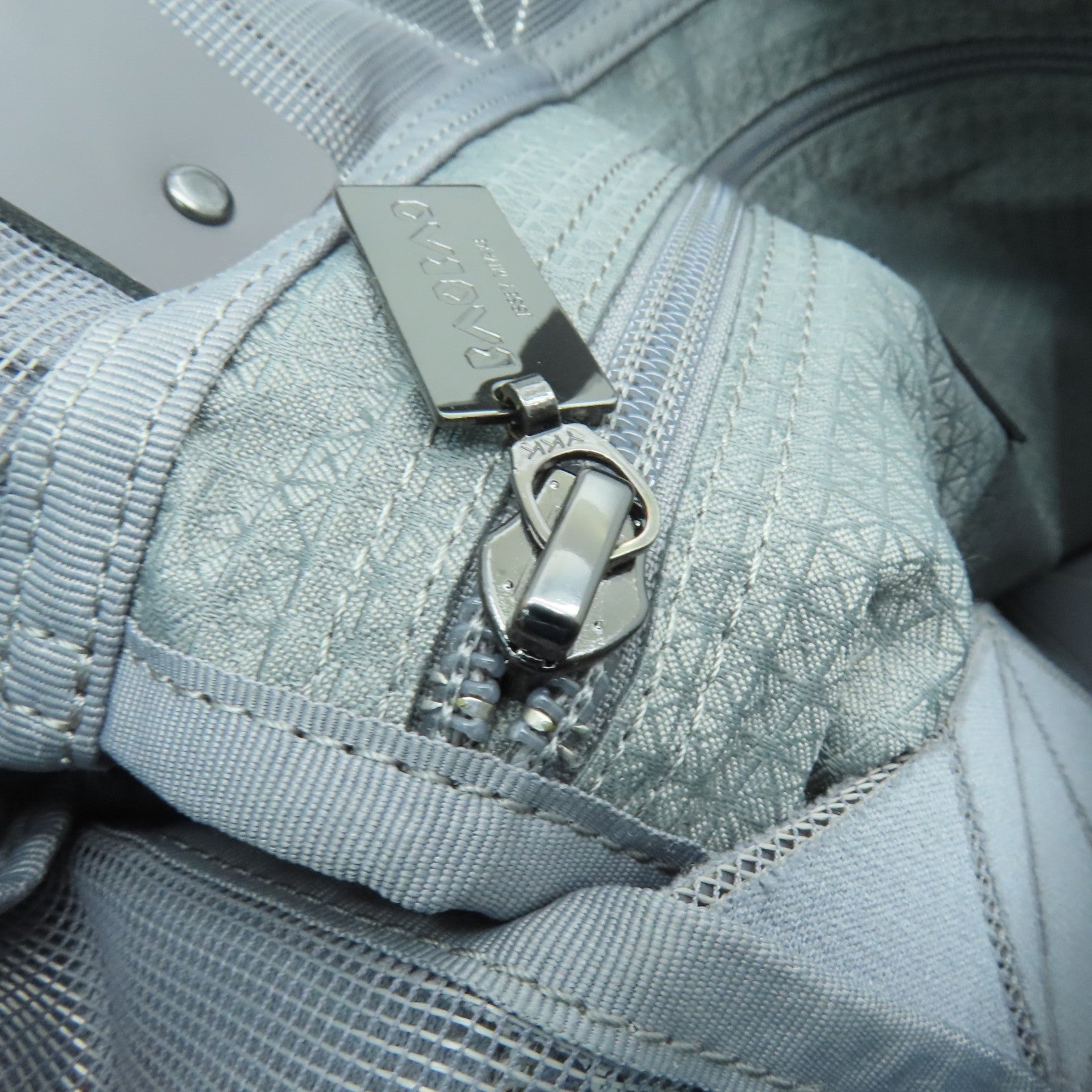 ISSEY MIYAKE PVC Issey Miyake Bao Bao銀扣手挽袋灰色