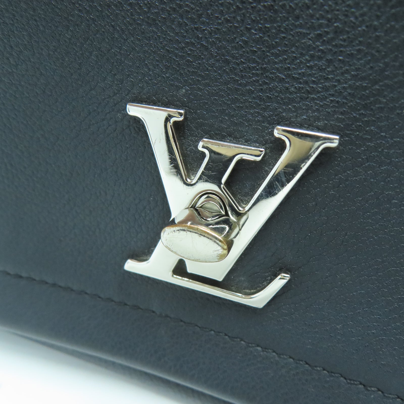 LOUIS VUITTON 牛皮皮革Lockme II BB銀扣肩背袋黑色