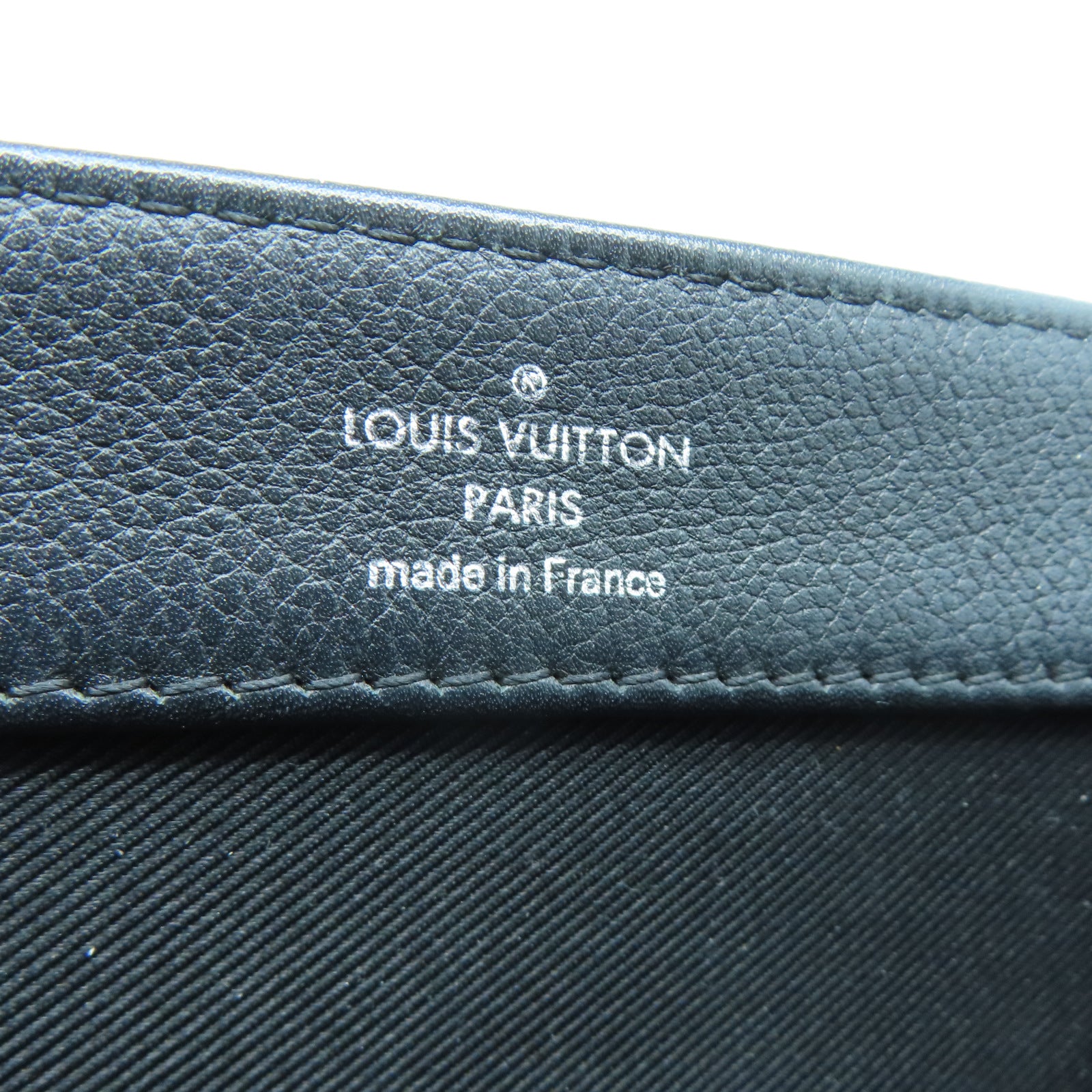 LOUIS VUITTON 牛皮皮革Lockme II BB銀扣肩背袋黑色