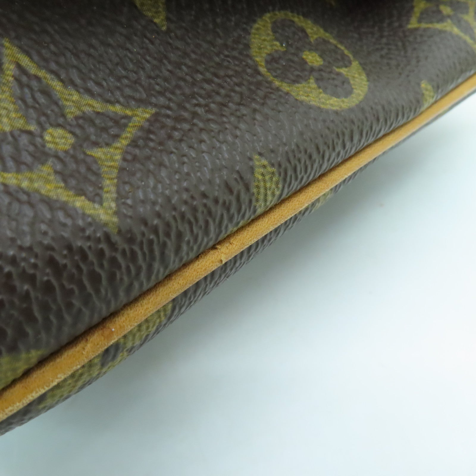LOUIS VUITTON Monogram Musette Tango Gold Buckle Shoulder Bag Brown