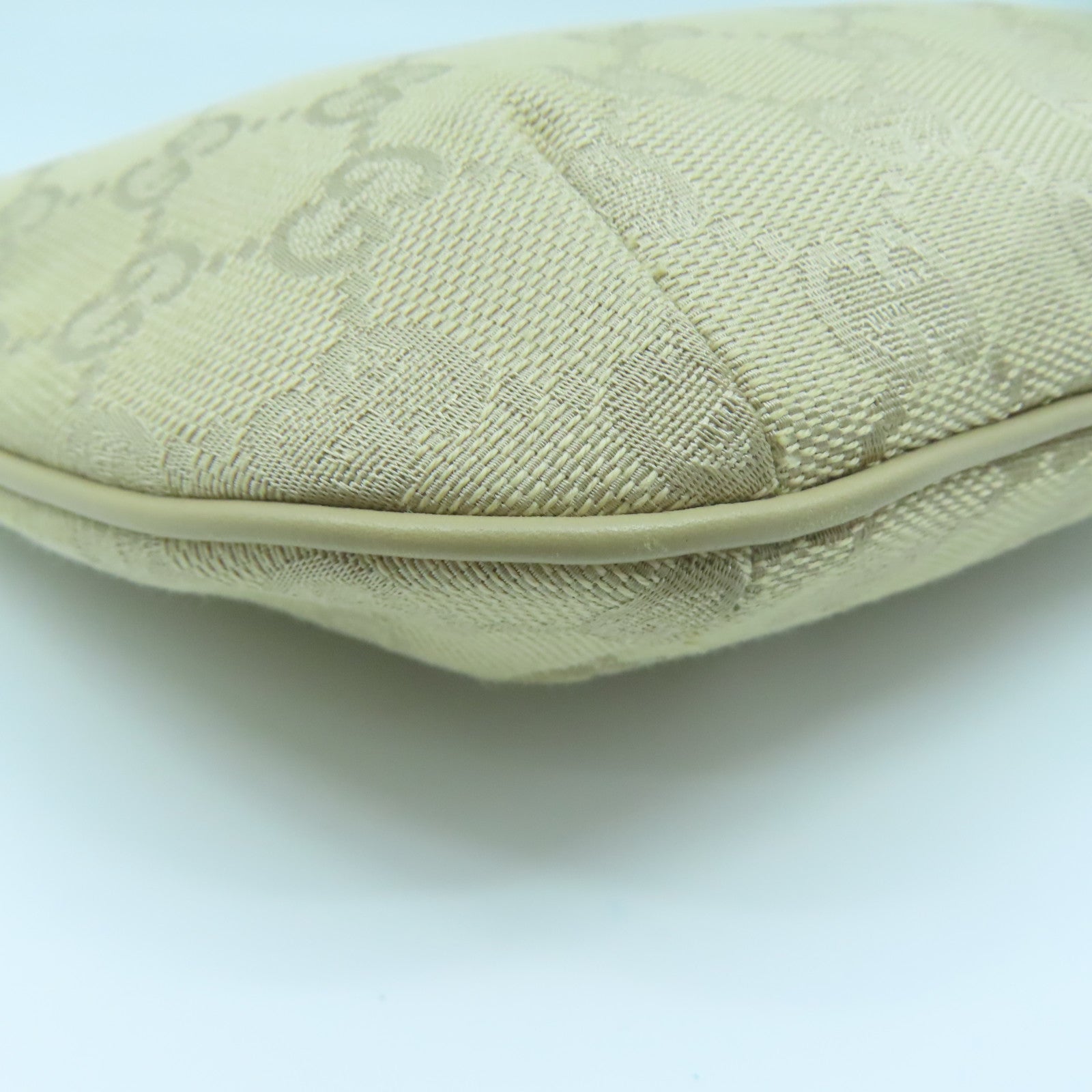 GUCCI 帆布Shoulder Bag銀扣肩背袋米色