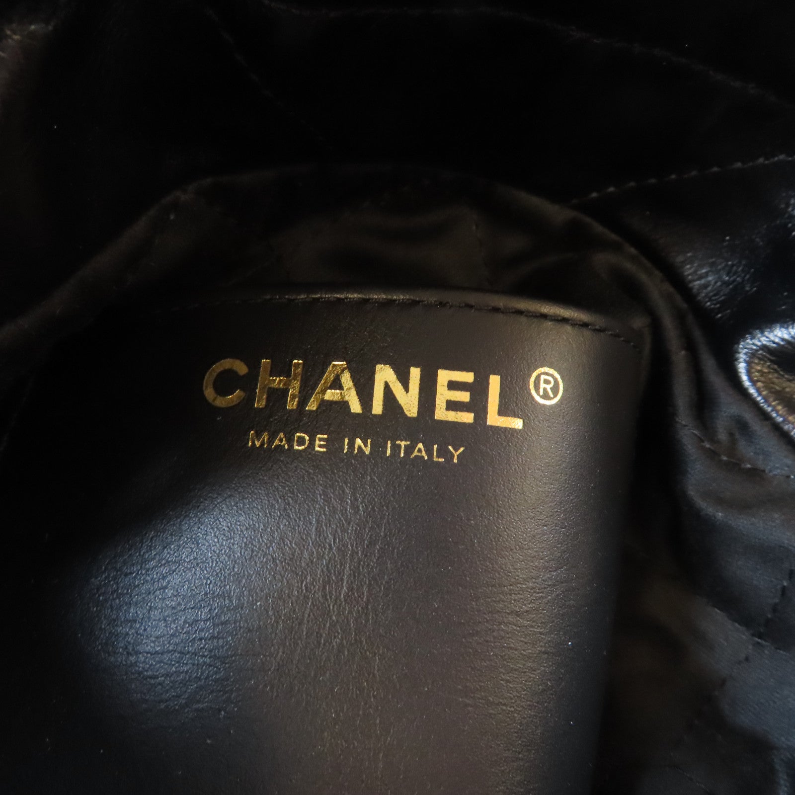 CHANEL 菱格羊皮皮革Mini 22金扣手挽肩背兩用袋黑色
