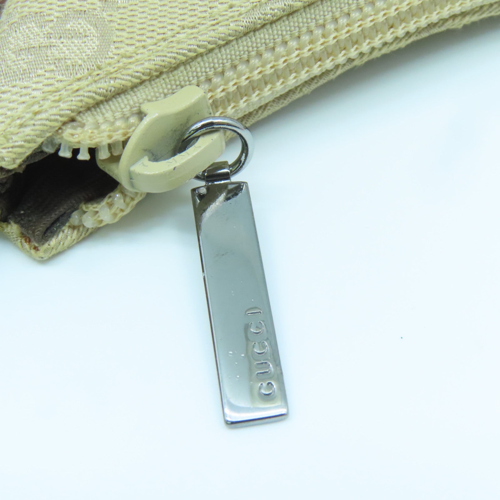 GUCCI 帆布Shoulder Bag銀扣肩背袋米色