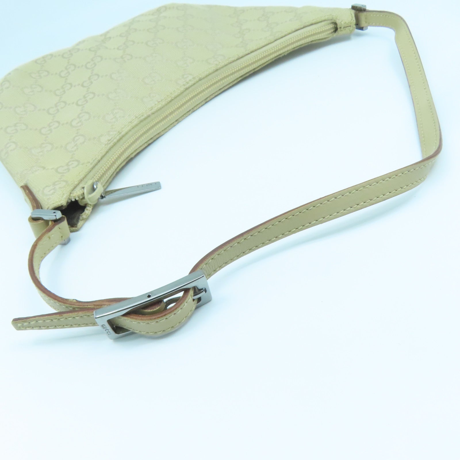 GUCCI 帆布Shoulder Bag銀扣肩背袋米色