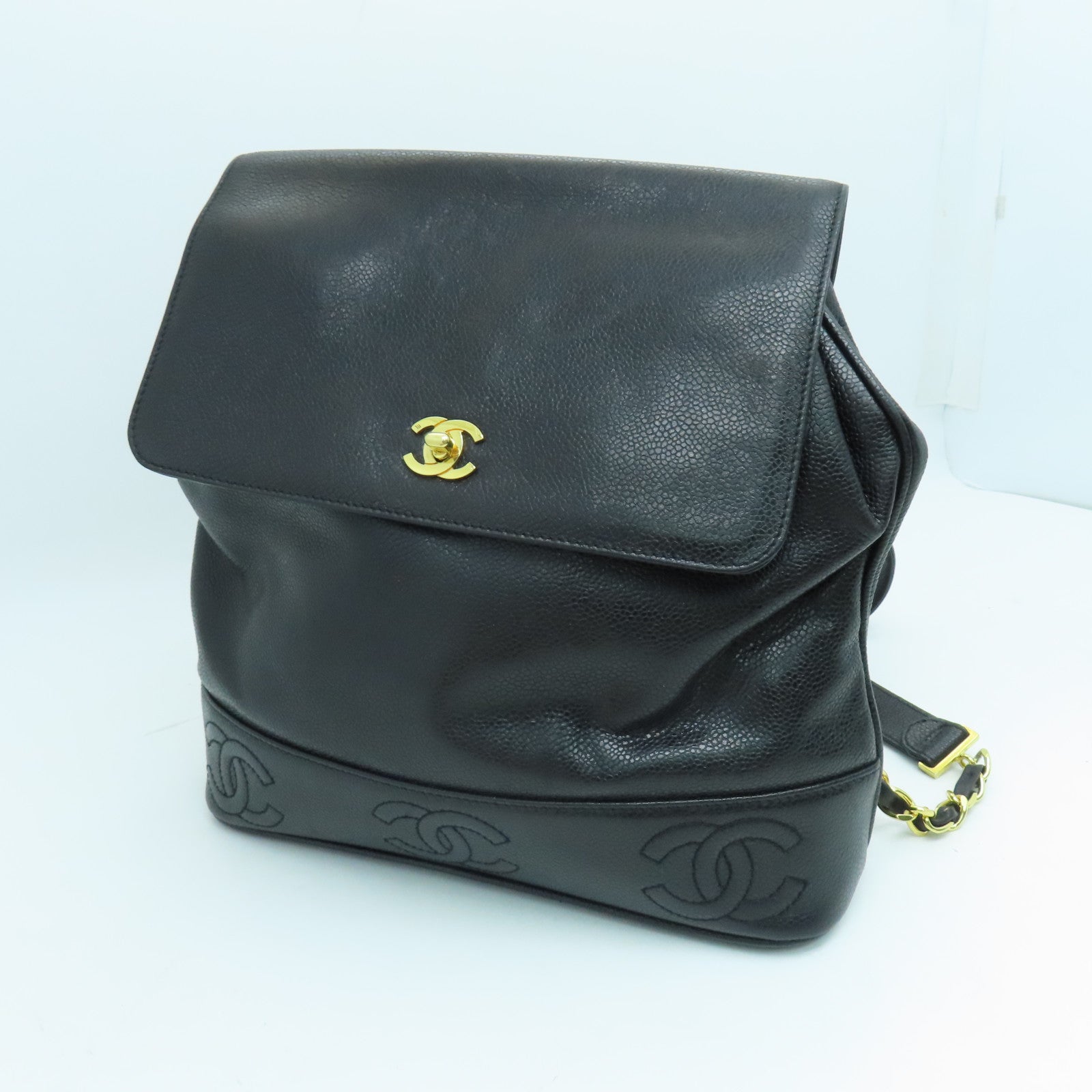 CHANEL Caviar皮革Rucksack金扣背包黑色
