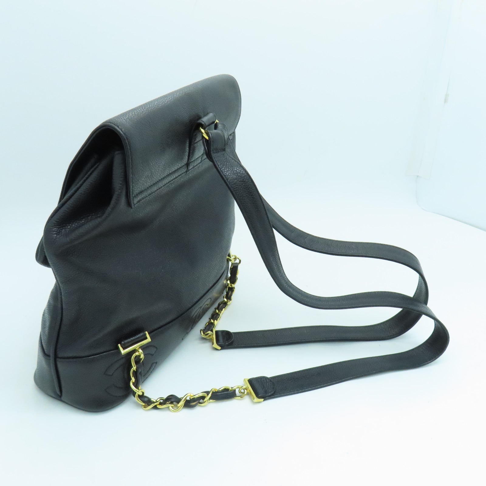 CHANEL Caviar皮革Rucksack金扣背包黑色