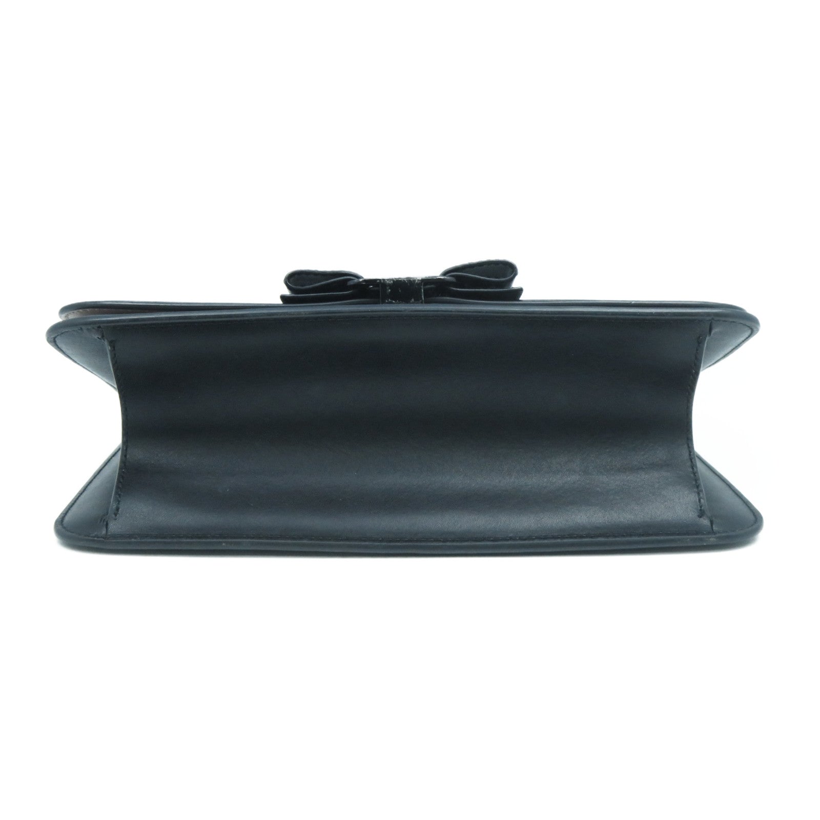 Salvatore Ferragamo 牛皮皮革Shoulder Bag銀扣鏈帶肩背袋黑色