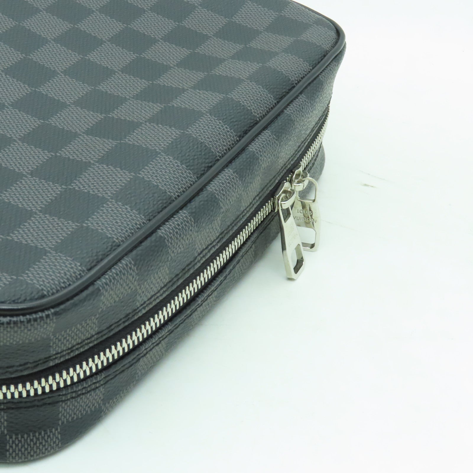 LOUIS VUITTON Damier Graphite Toilet Pouch銀扣手拿包黑色