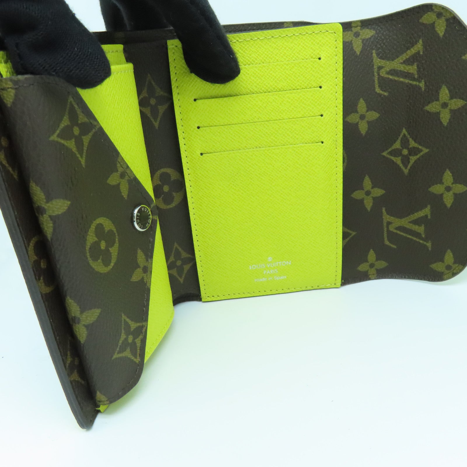 LOUIS VUITTON Monogram Epi Wallet Silver Buckle Brown/Yellow