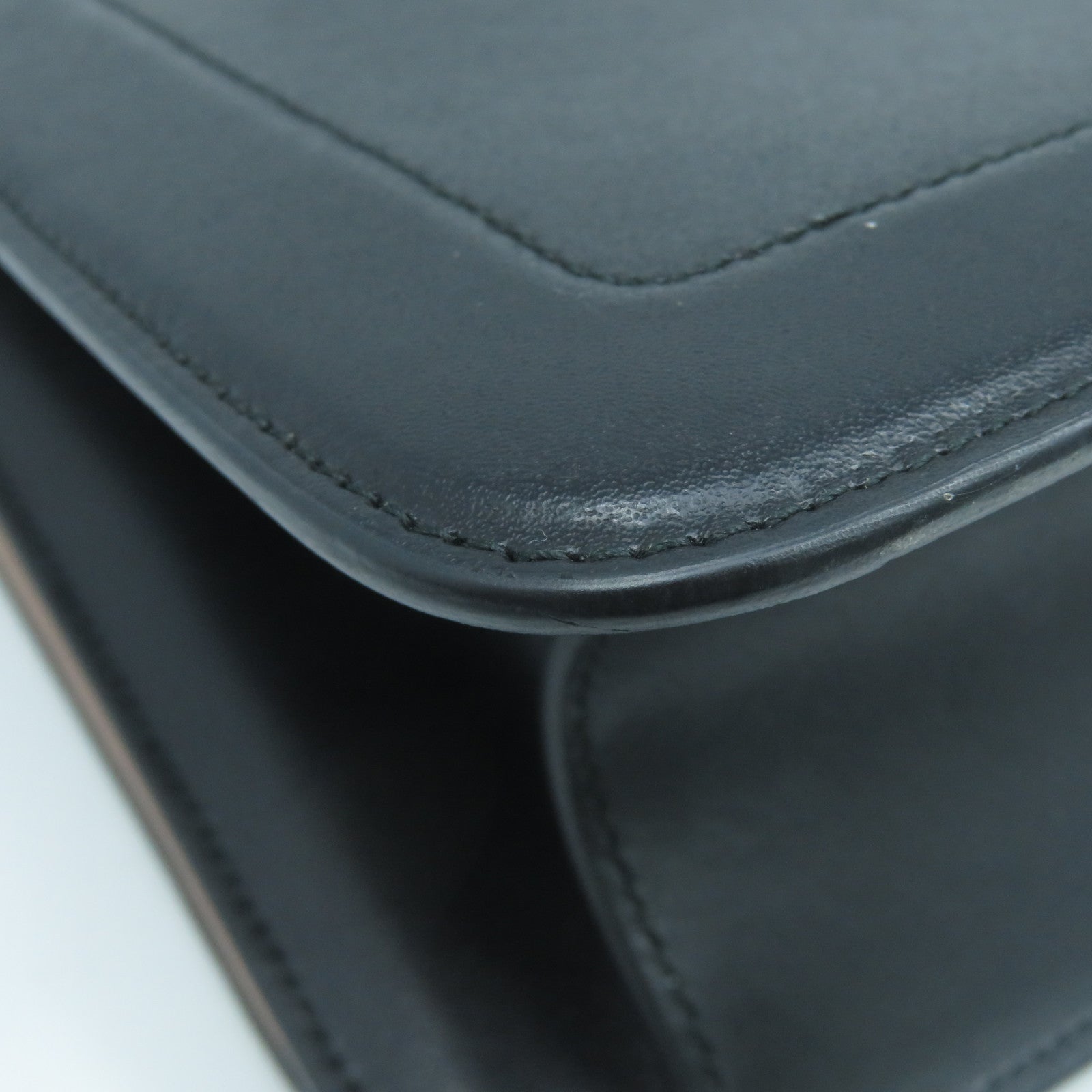 Salvatore Ferragamo 牛皮皮革Shoulder Bag銀扣鏈帶肩背袋黑色