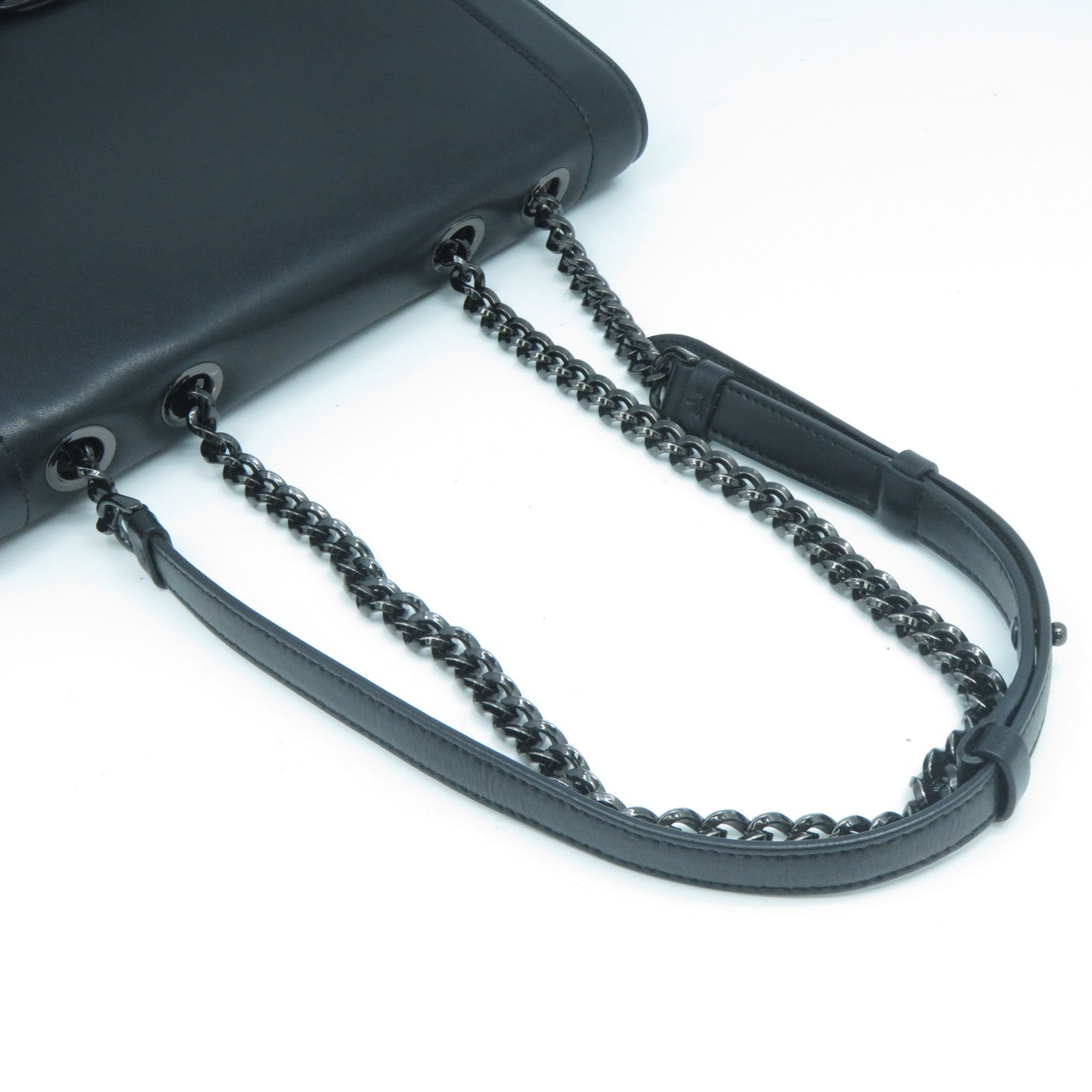 Salvatore Ferragamo 牛皮皮革Shoulder Bag銀扣鏈帶肩背袋黑色